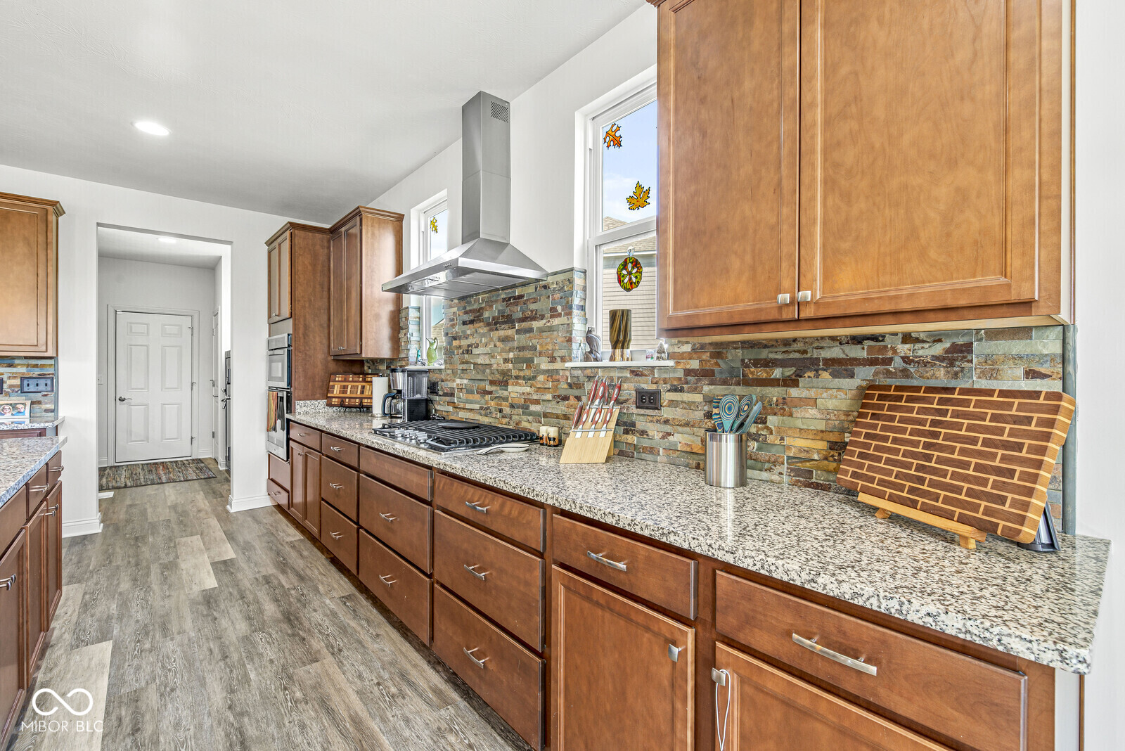 9627 Summerton Drive, Fishers, IN, 46037 photo 5 of 47