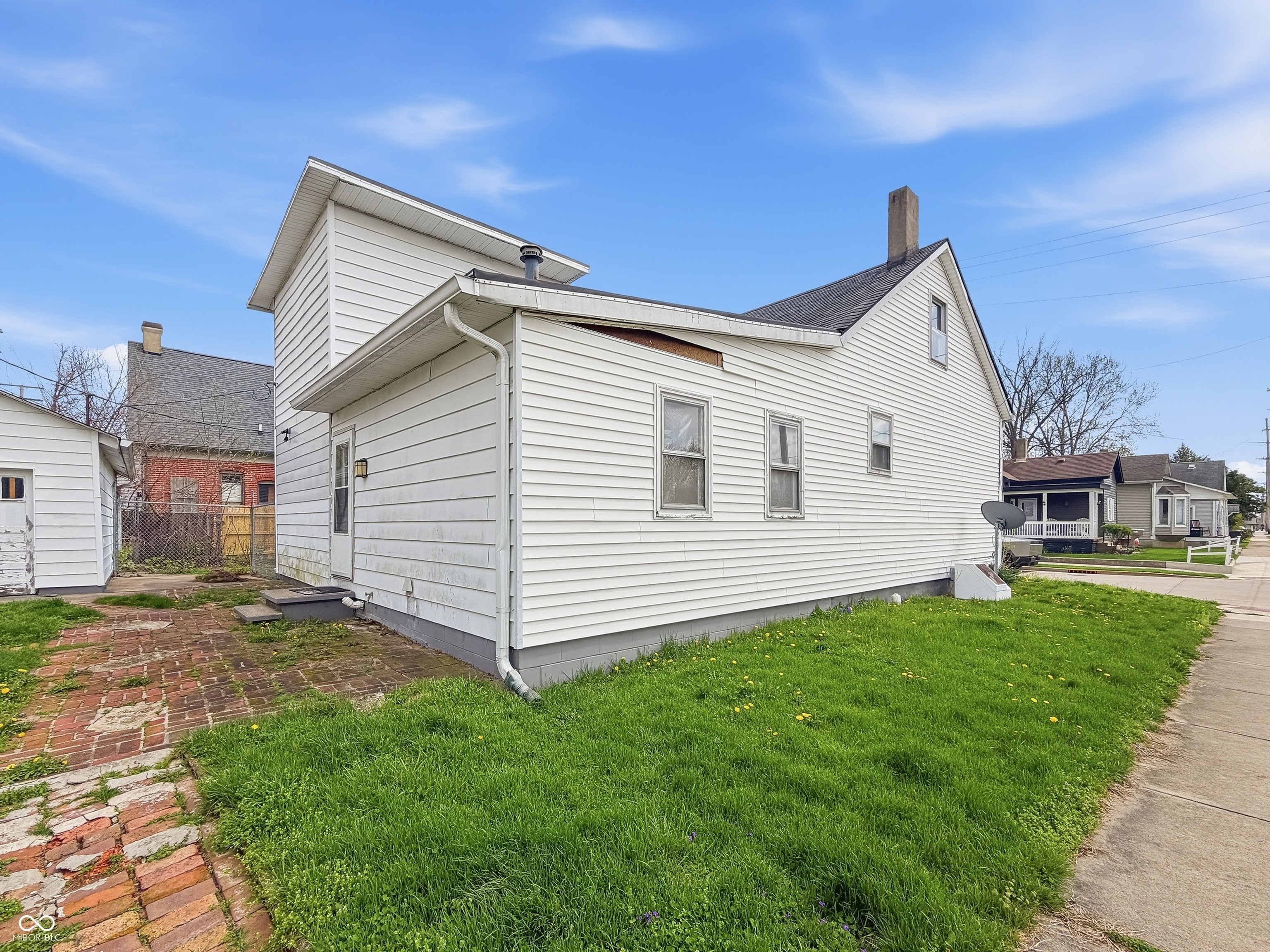 204 E Pennsylvania Street, Shelbyville, IN, 46176 photo 5 of 50