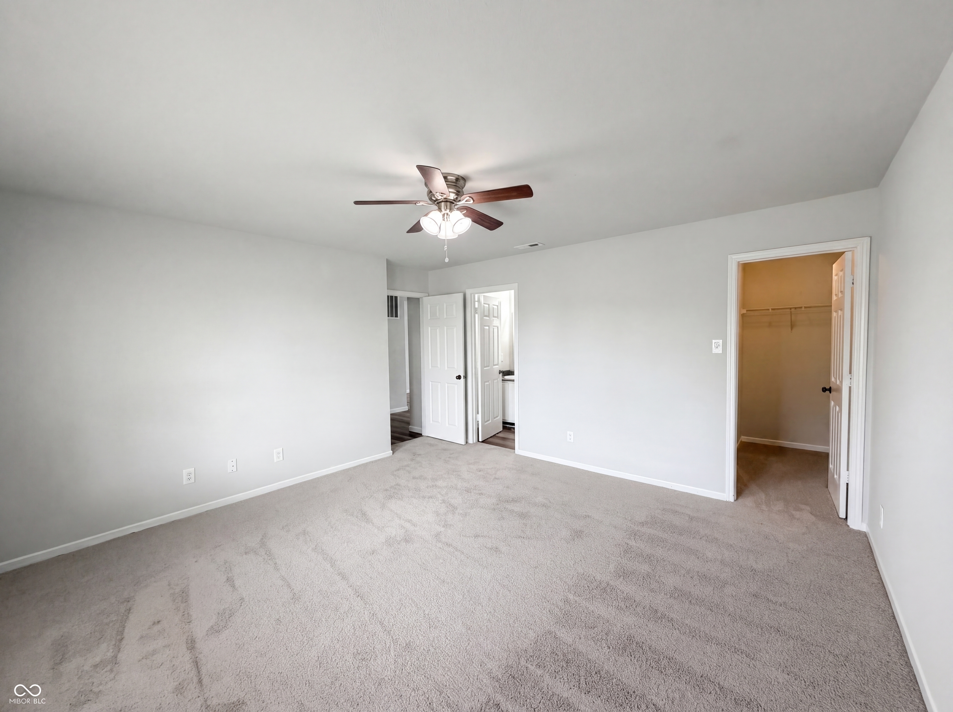 526 Bourneside Drive, Greenfield, IN, 46140 photo 5 of 17