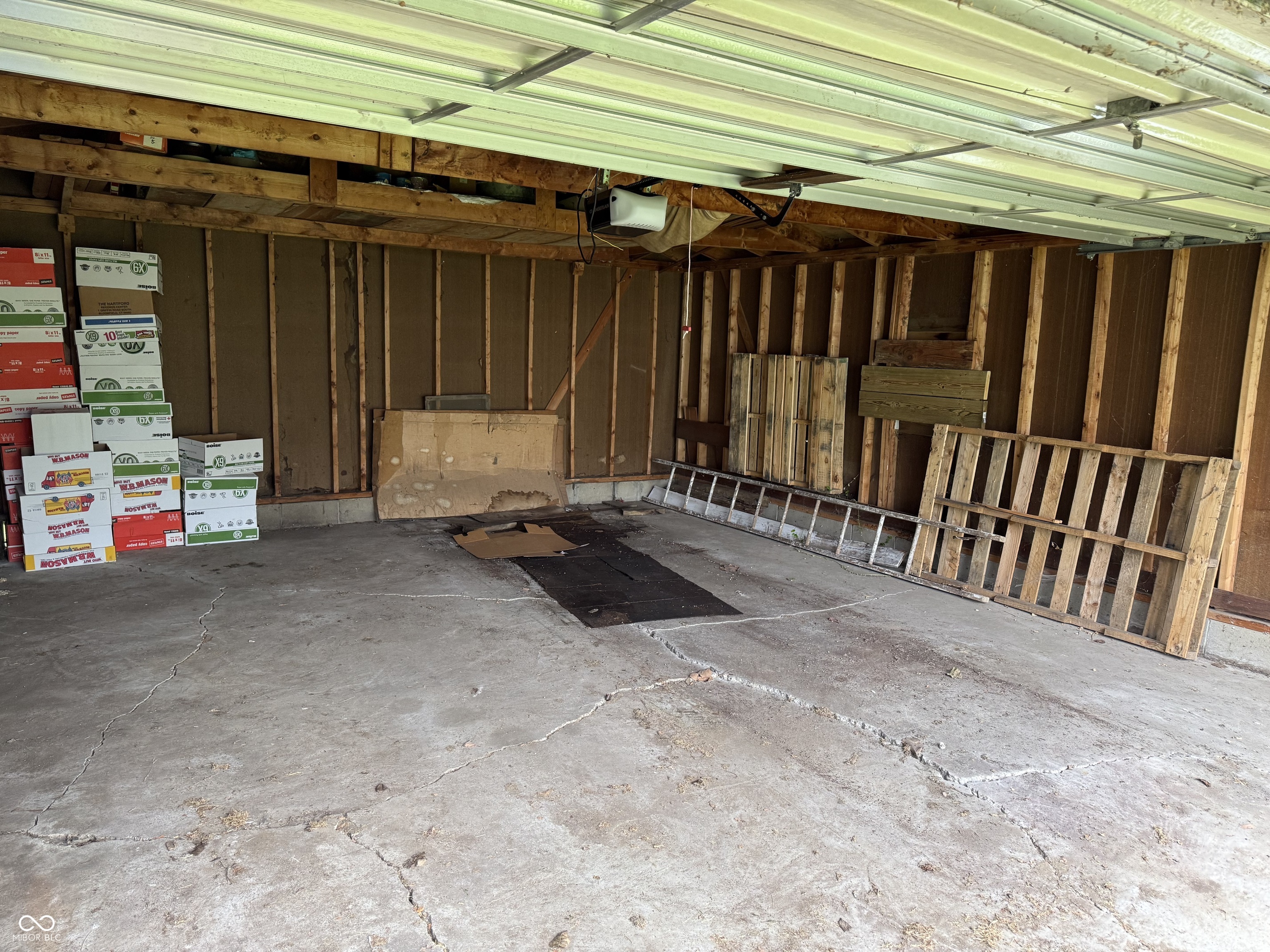 1822 Englewood Drive, Indianapolis, IN, 46219 photo 5 of 20
