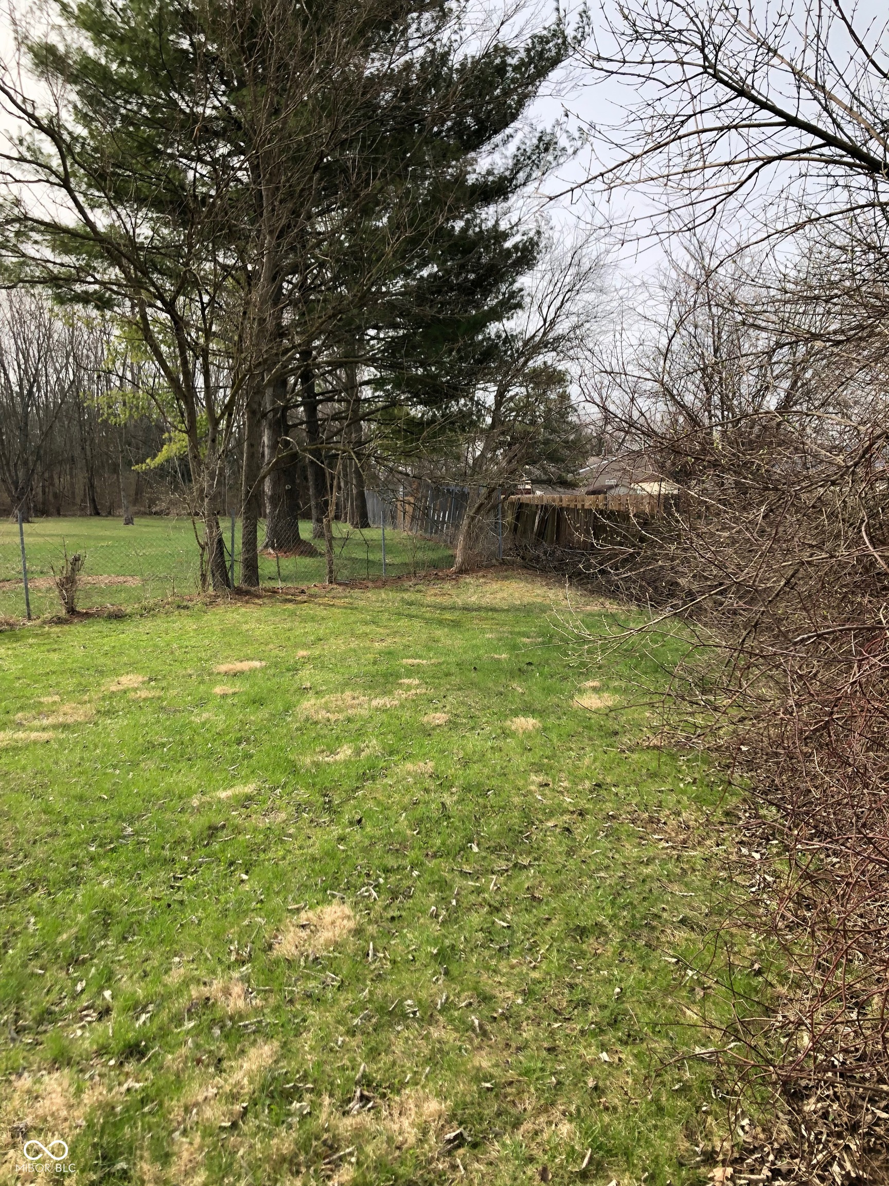 2825 N Greenview Way, Indianapolis, IN, 46229 photo 5 of 6
