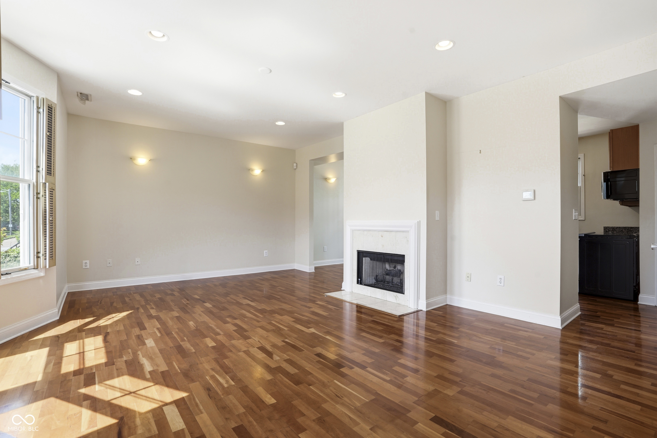 308 E 10th Street, Indianapolis, IN, 46202 photo 5 of 36