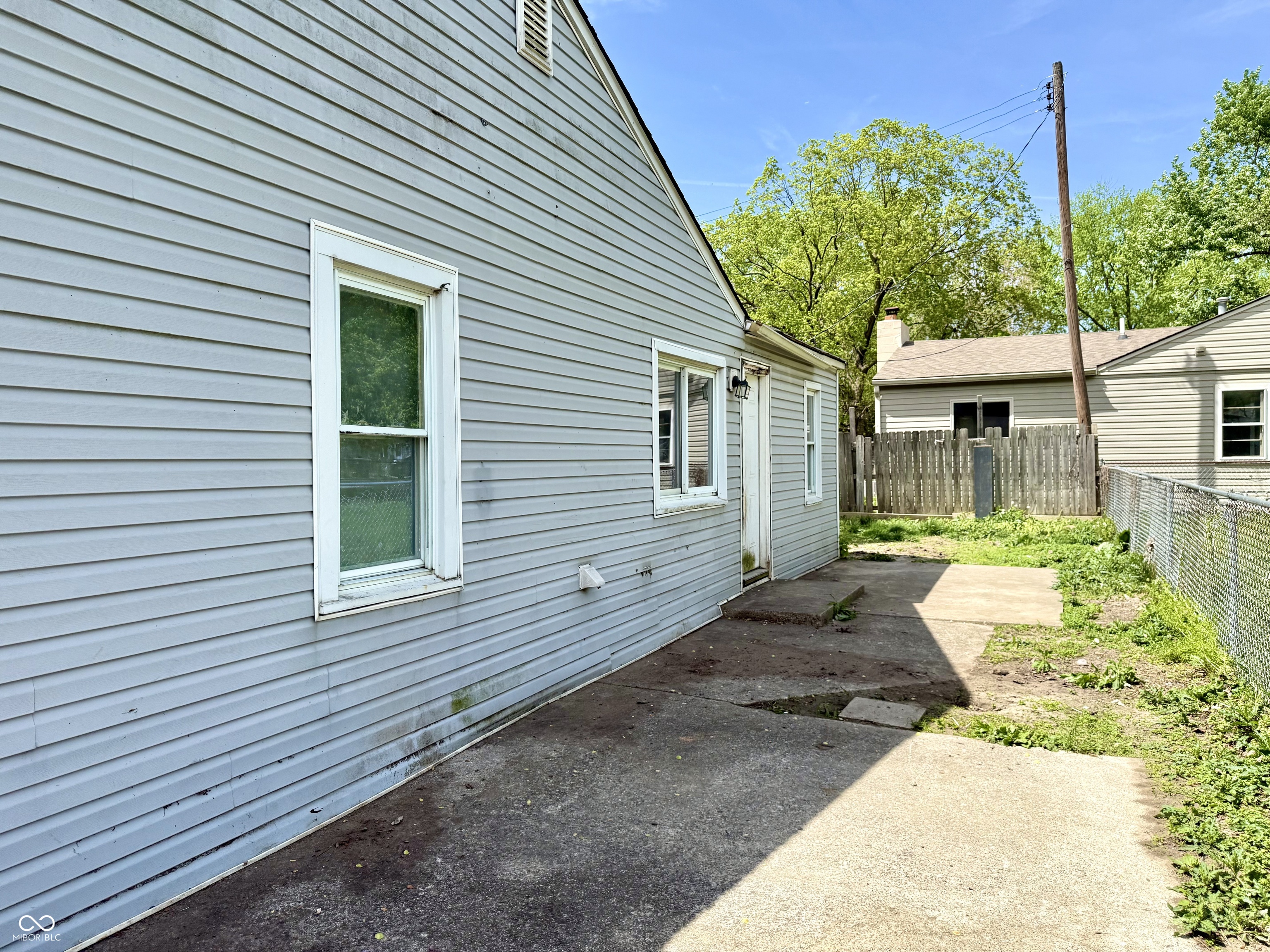 606 Good Avenue, Indianapolis, IN, 46219 photo 5 of 32