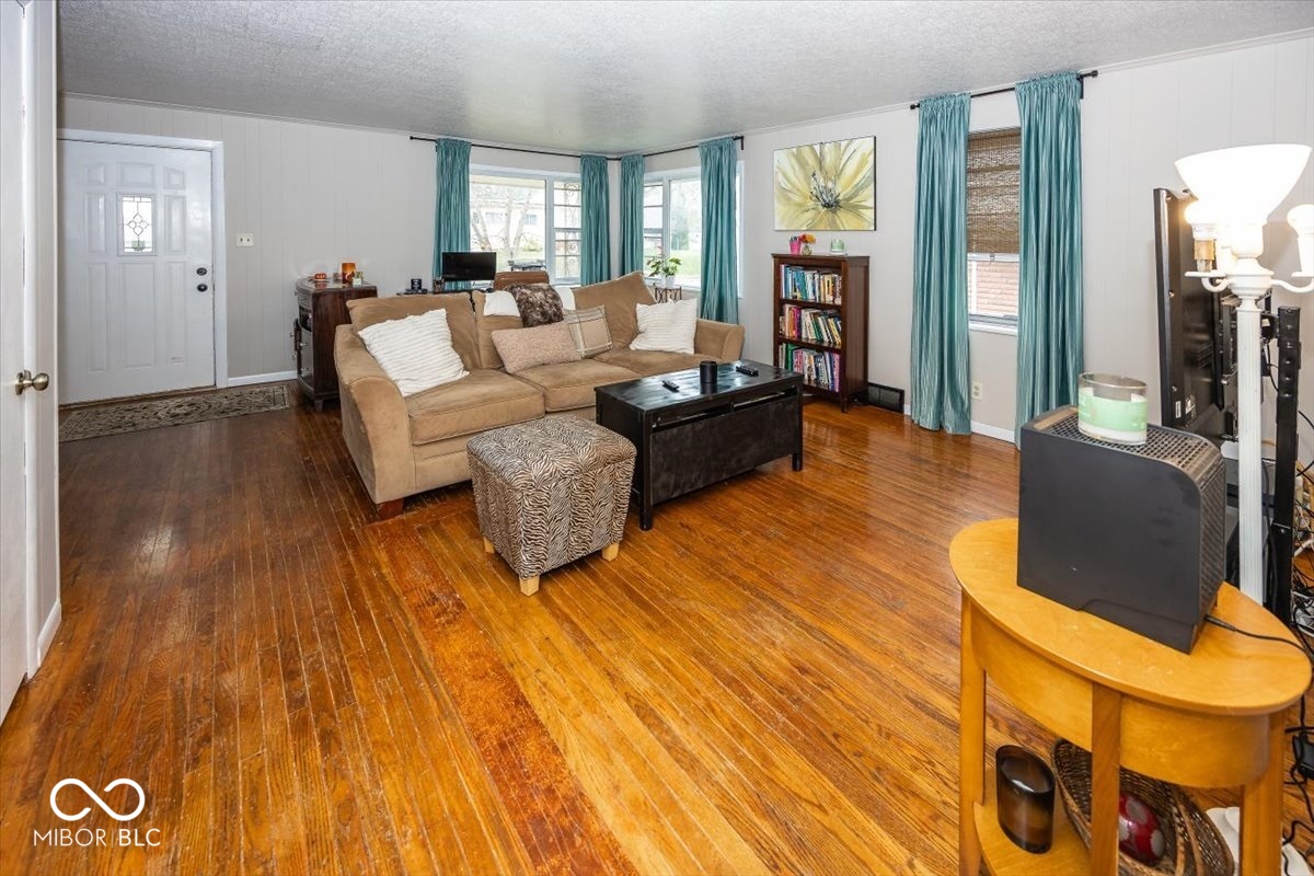 229 S 4th Avenue, Beech Grove, IN, 46107 photo 5 of 25