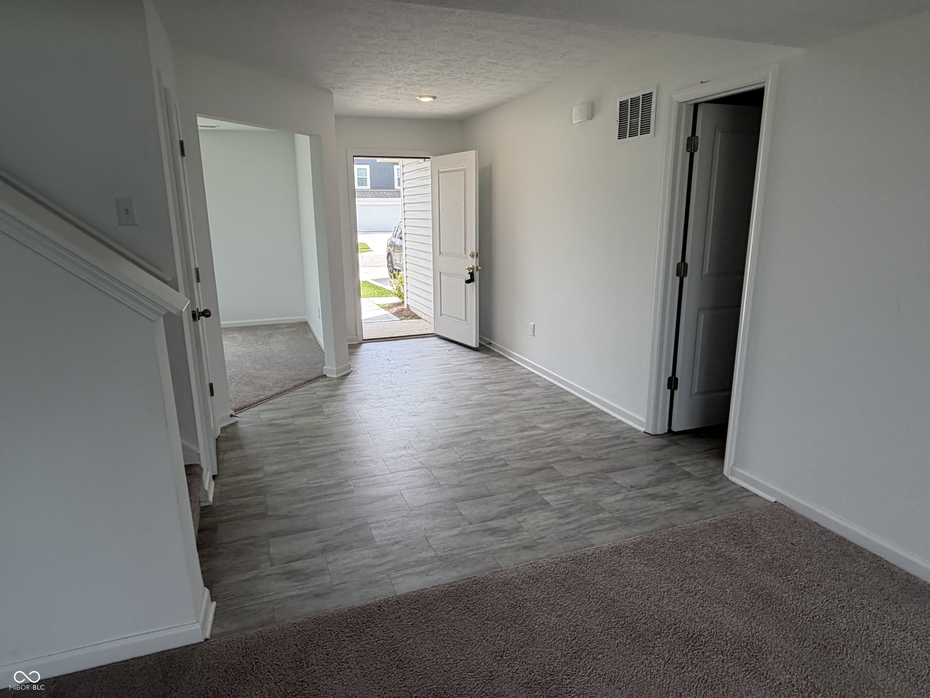 6652 W Sailboat Drive, Greenfield, IN, 46140 photo 5 of 20