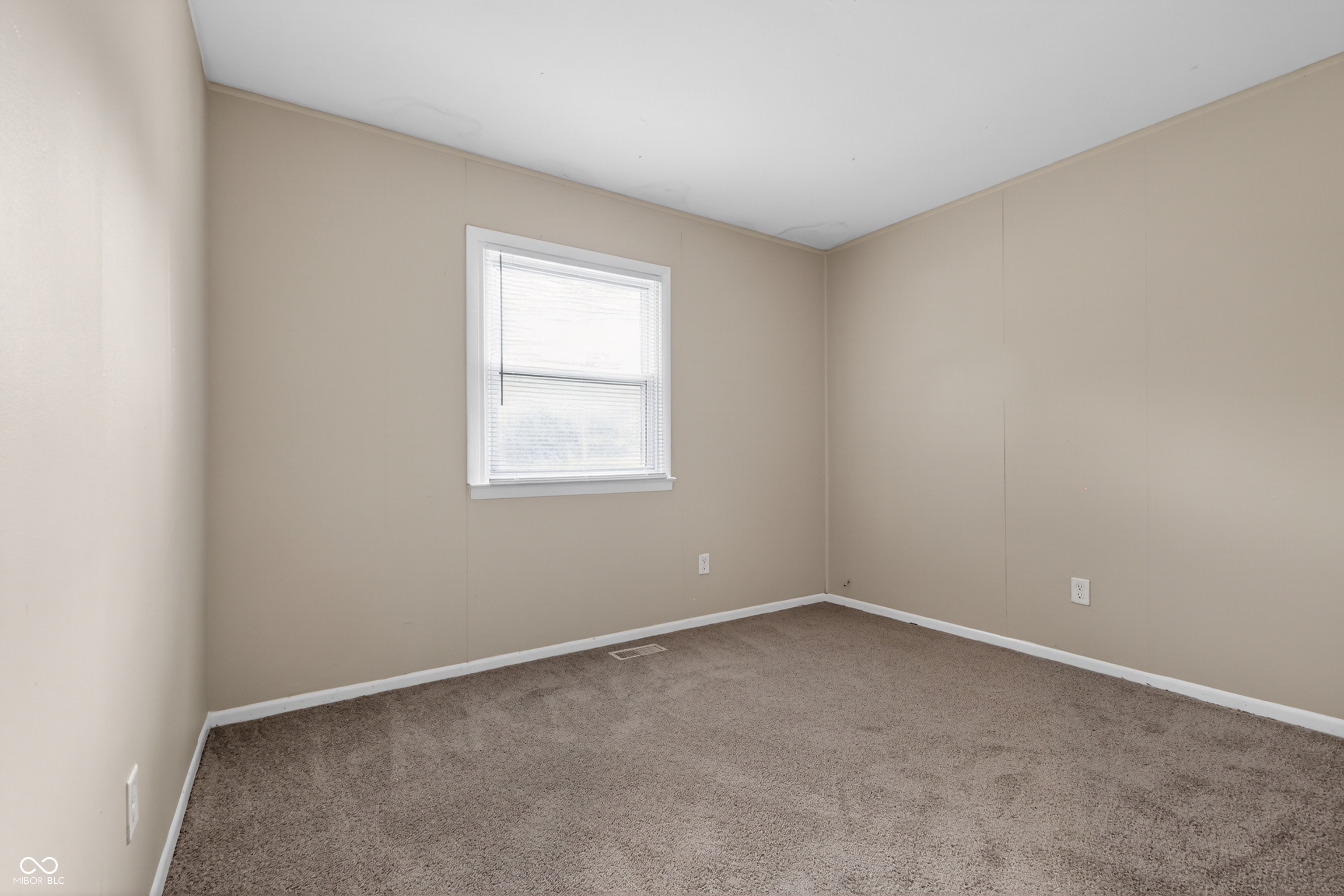 10025 Catalina Drive, Indianapolis, IN, 46235 photo 5 of 15