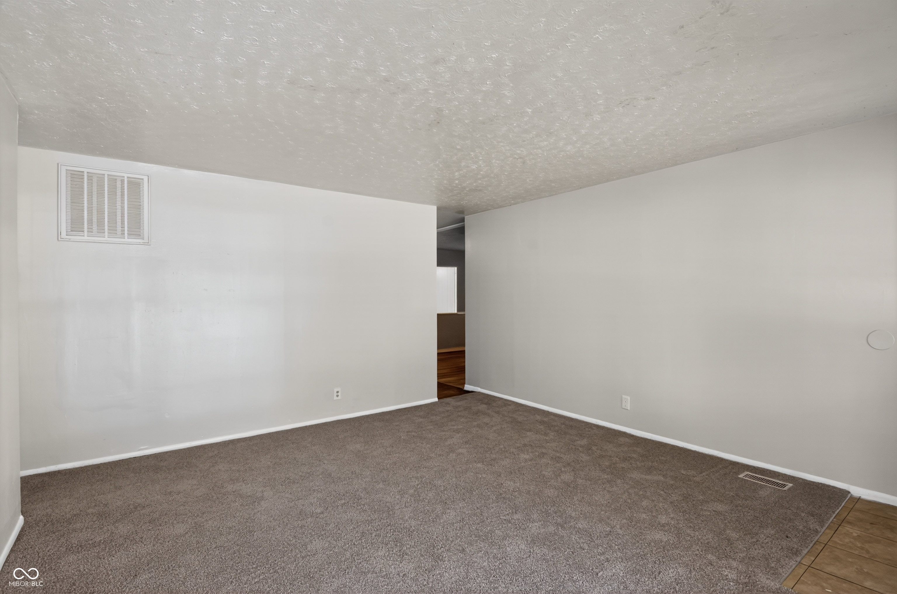 4043 Alsace Place, Indianapolis, IN, 46226 photo 5 of 37