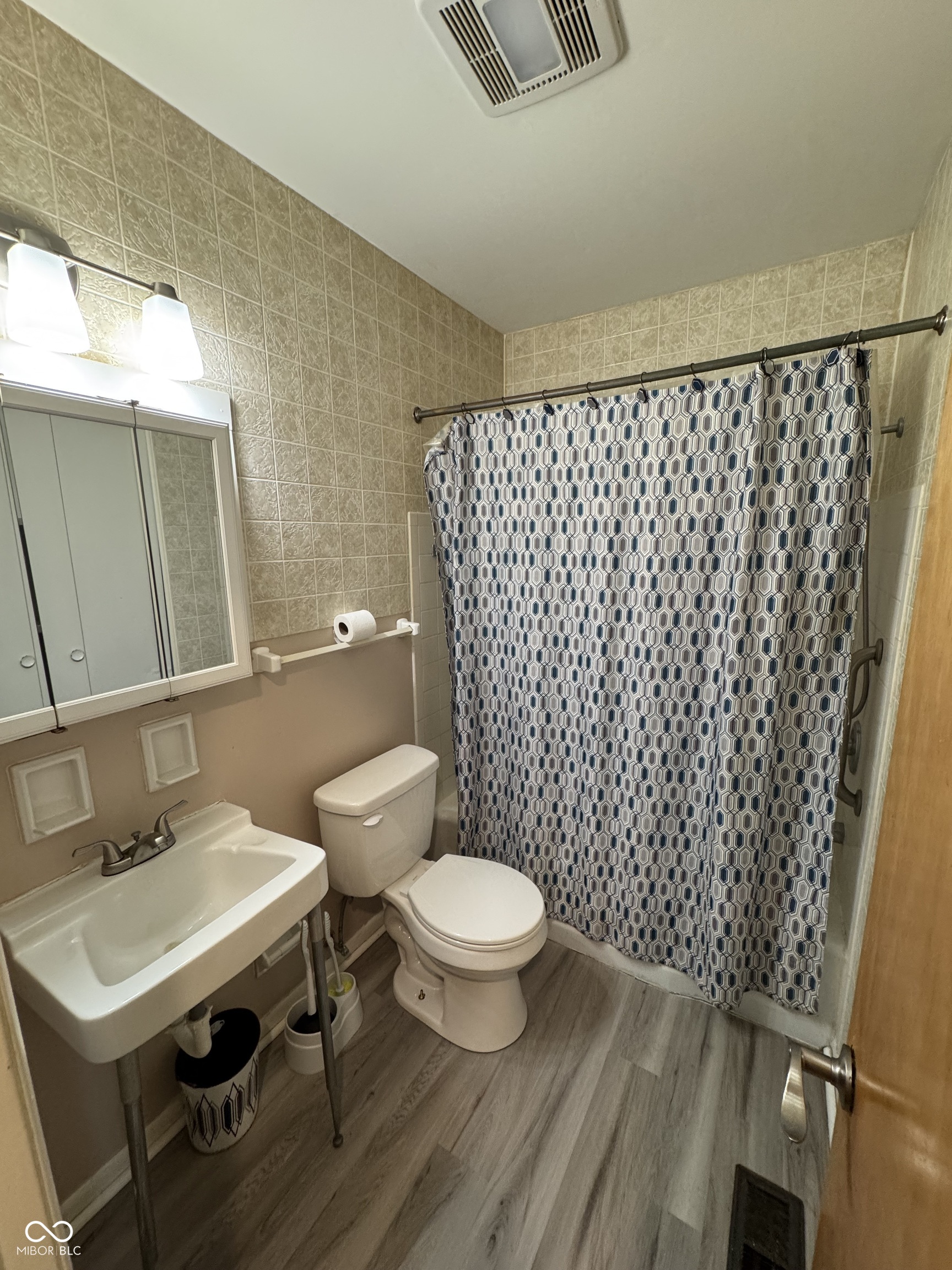 5802 Elaine Street, Speedway, IN, 46224 photo 5 of 11