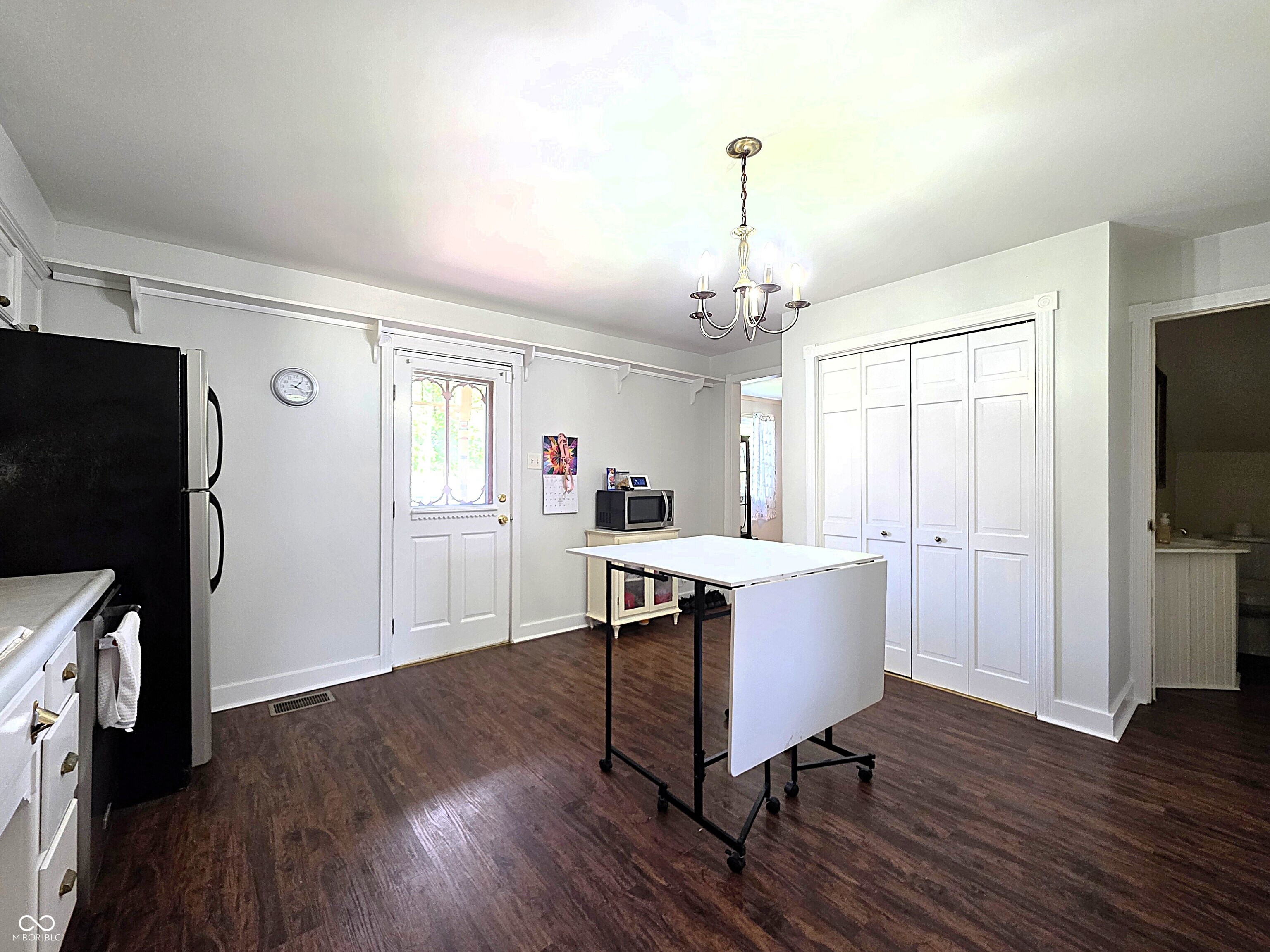 6908 Mendenhall Road, Indianapolis, IN, 46221 photo 5 of 35