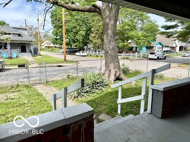 1367 N Kealing Avenue, Indianapolis, IN, 46201 photo 5 of 50