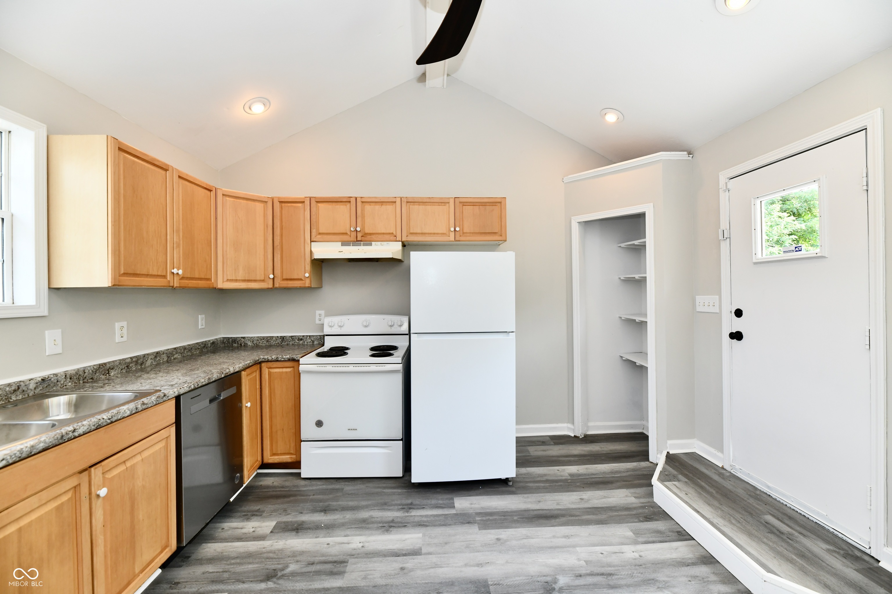 1310 W 27th Street, Indianapolis, IN, 46208 photo 5 of 39