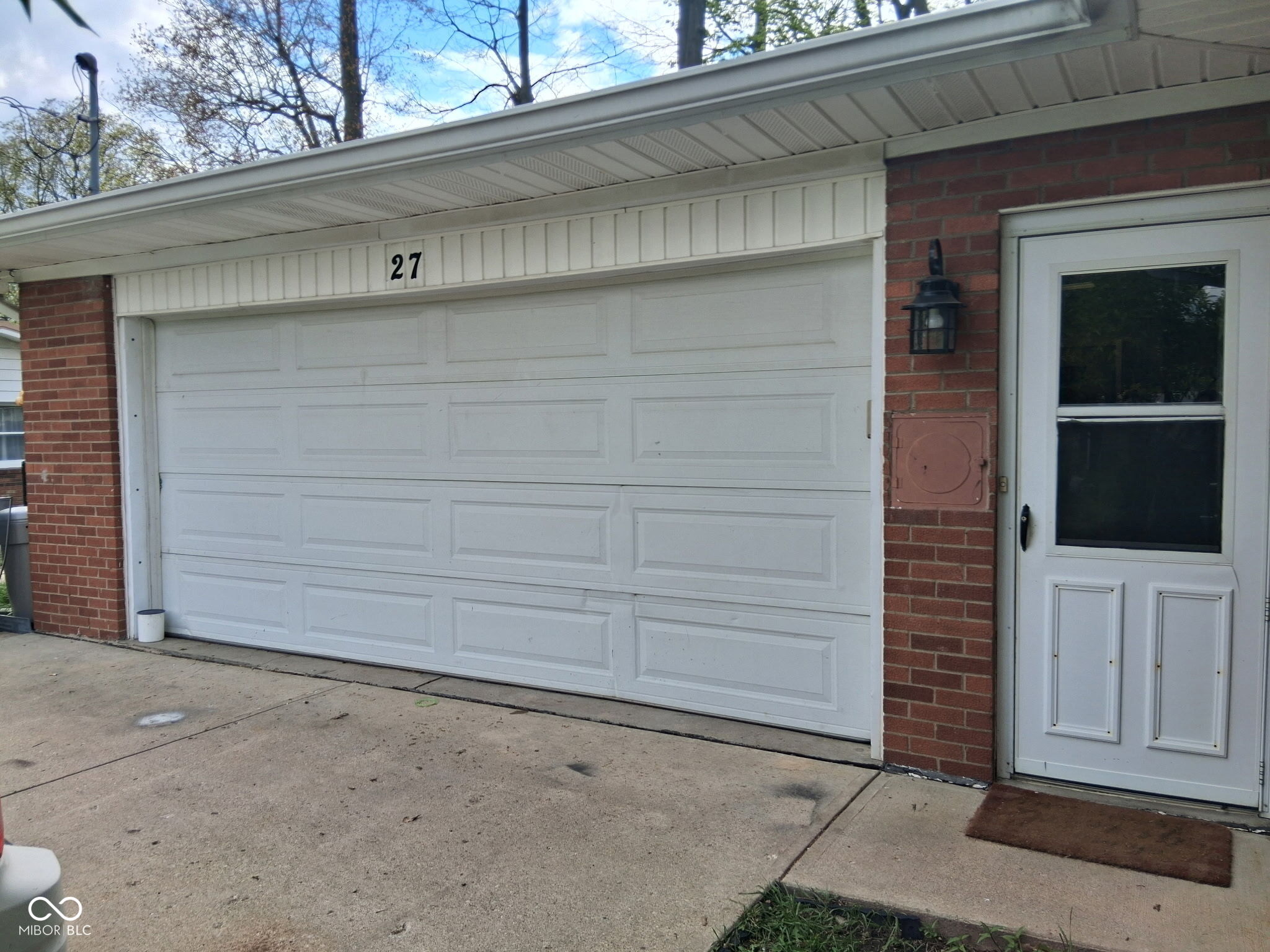 27 N Scatterfield Road, Anderson, IN, 46012 photo 5 of 36
