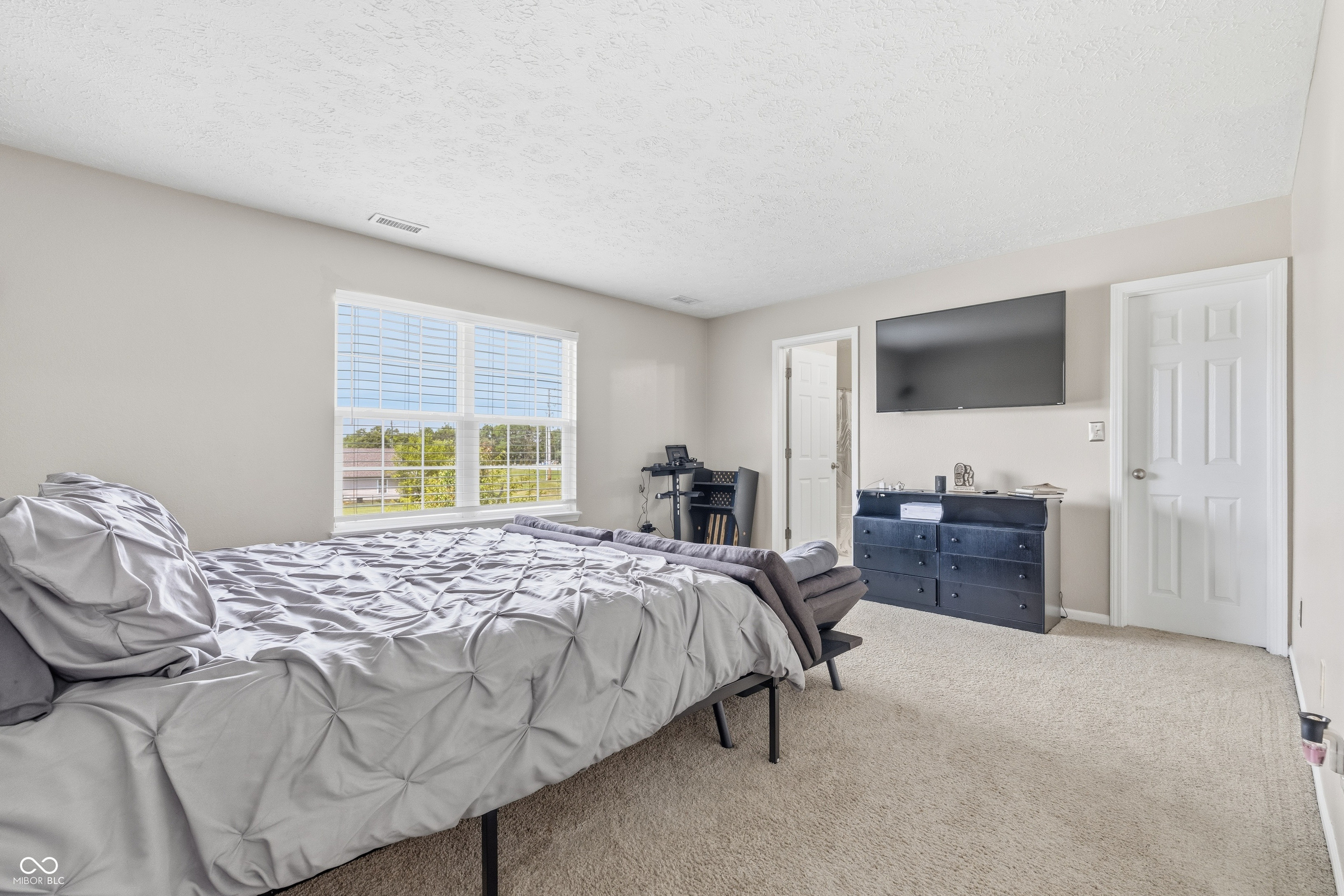 7022 Forrester Lane, Indianapolis, IN, 46217 photo 5 of 33