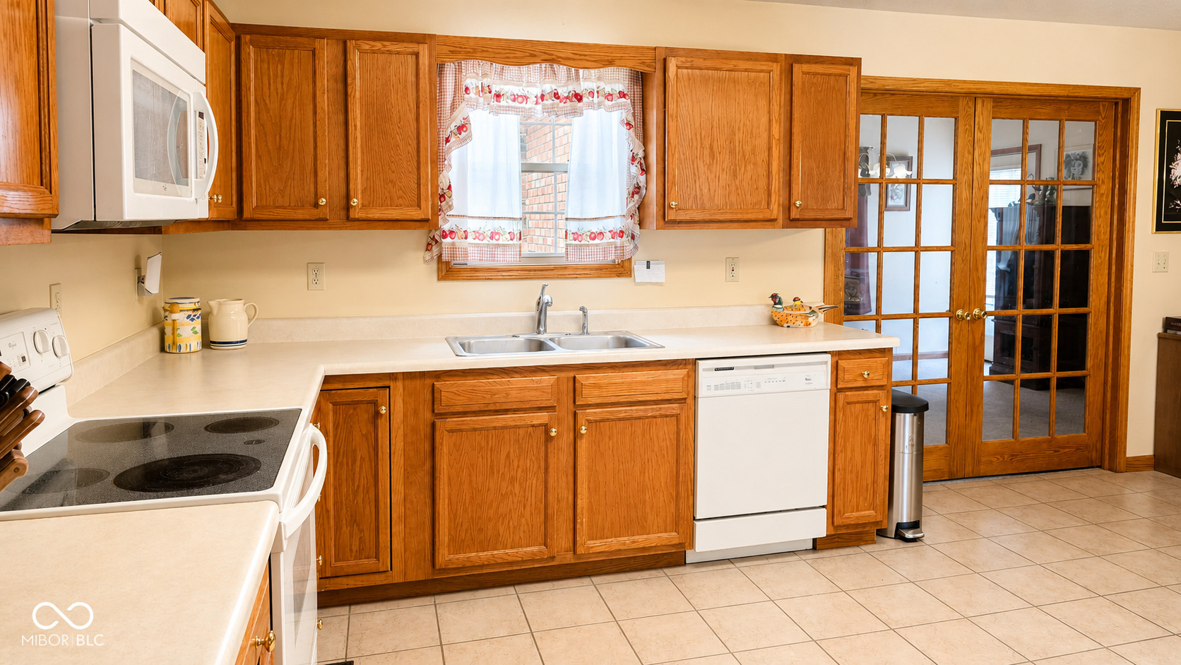 210 Bishop Drive, Seymour, IN, 47274 photo 5 of 18