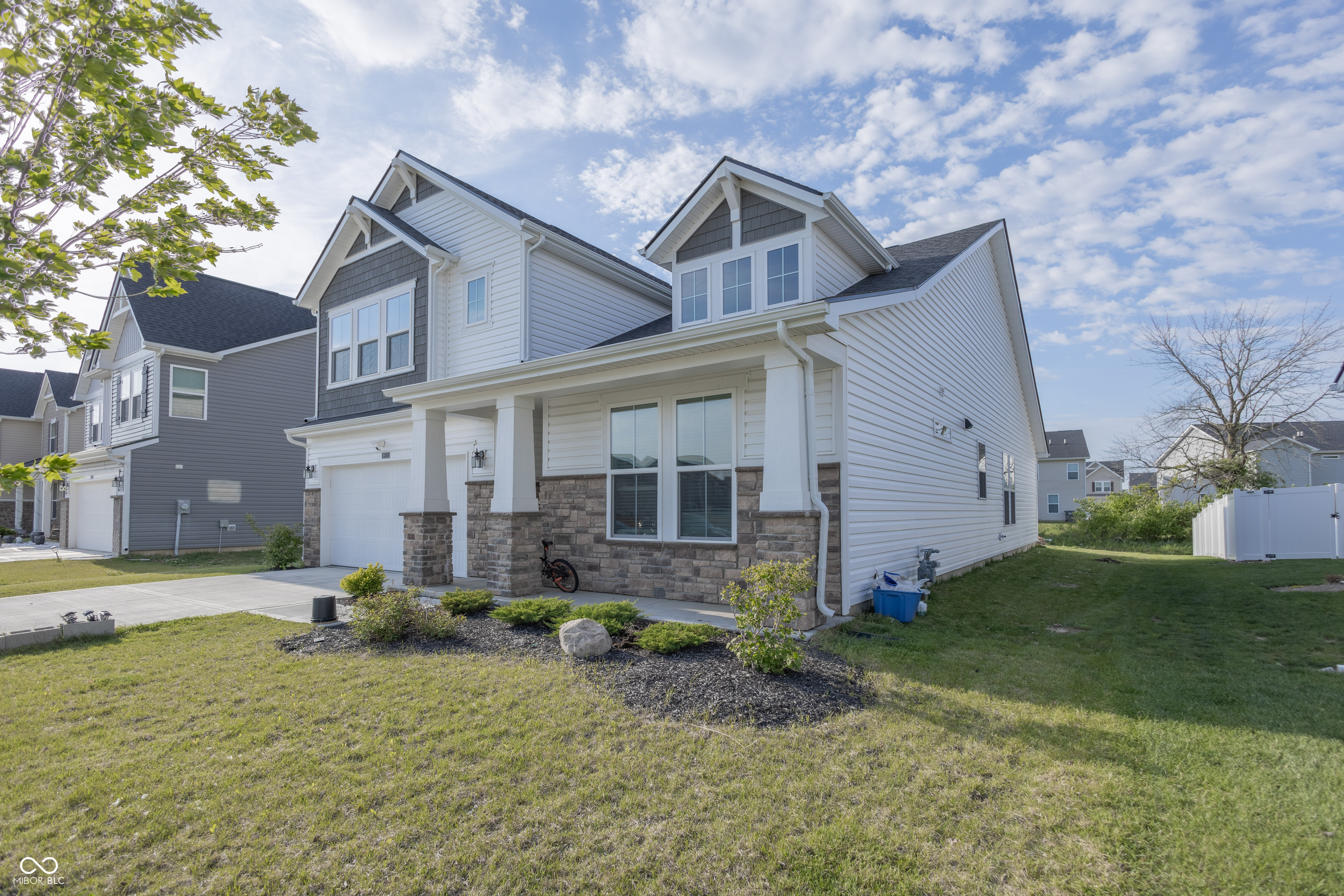 8910 Howlett Lane, Indianapolis, IN, 46259 photo 5 of 32