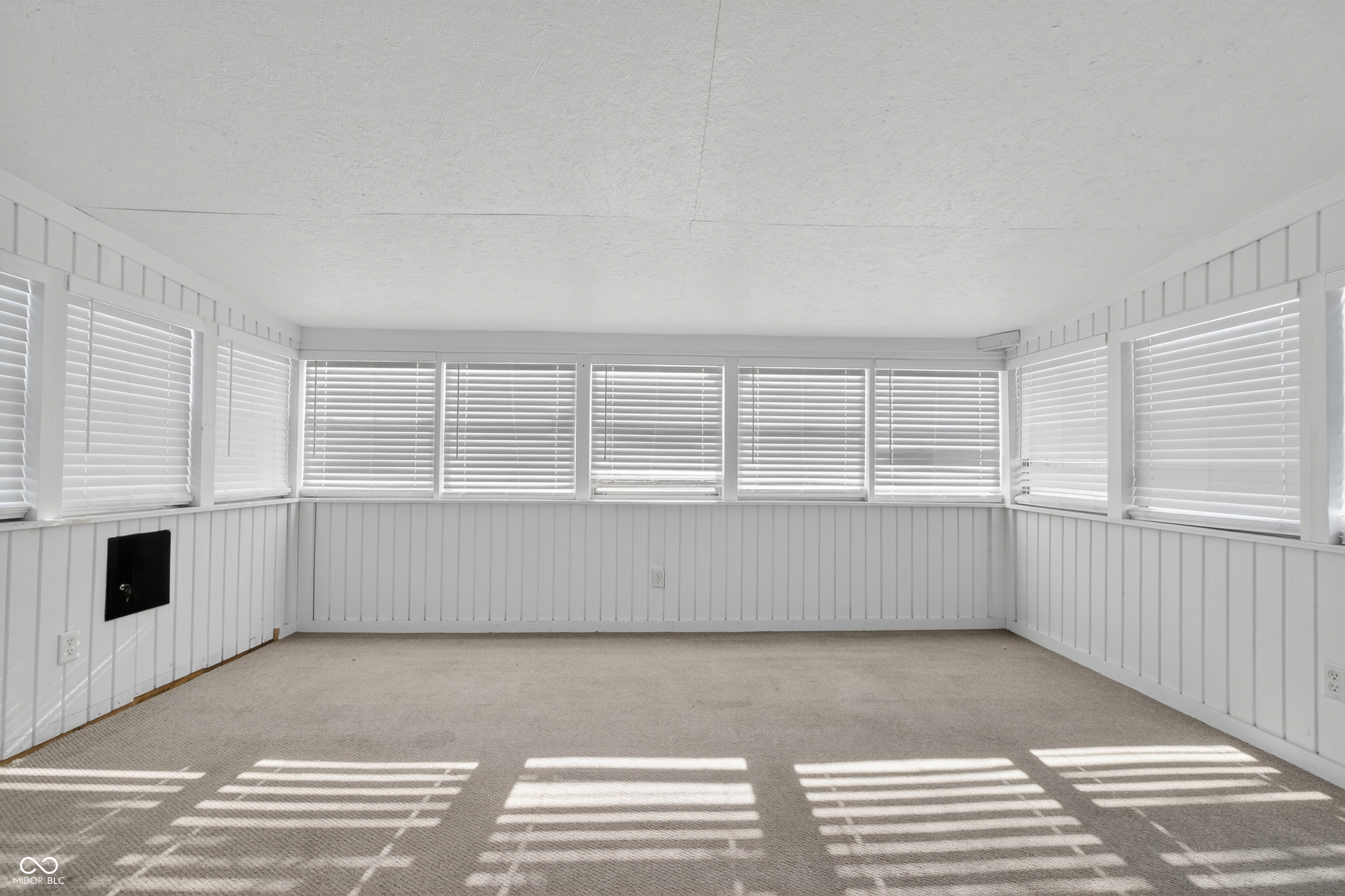 320 Peach Tree Lane, Indianapolis, IN, 46219 photo 5 of 30