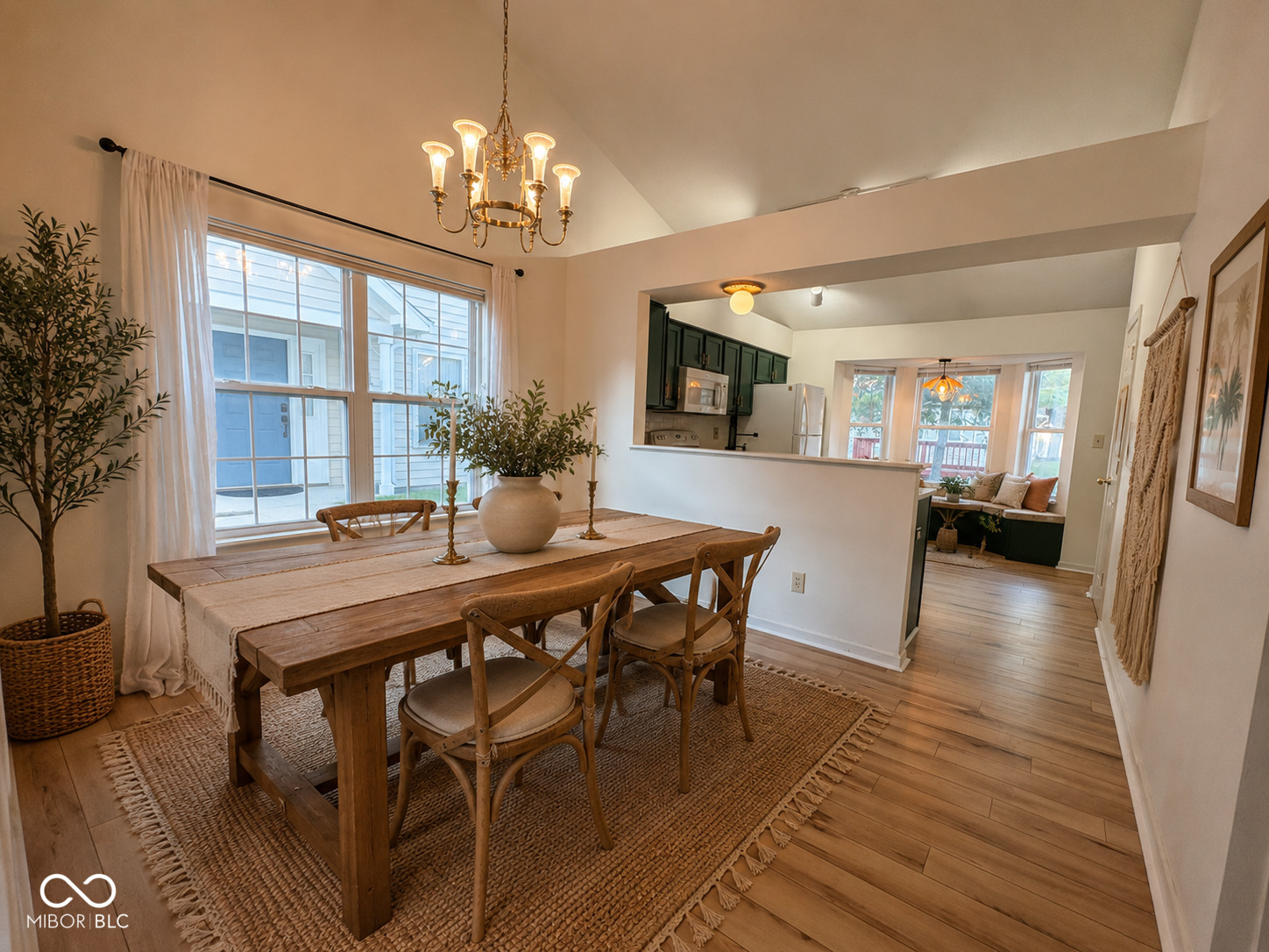 7335 Brackenwood Circle S, Indianapolis, IN, 46260 photo 5 of 32