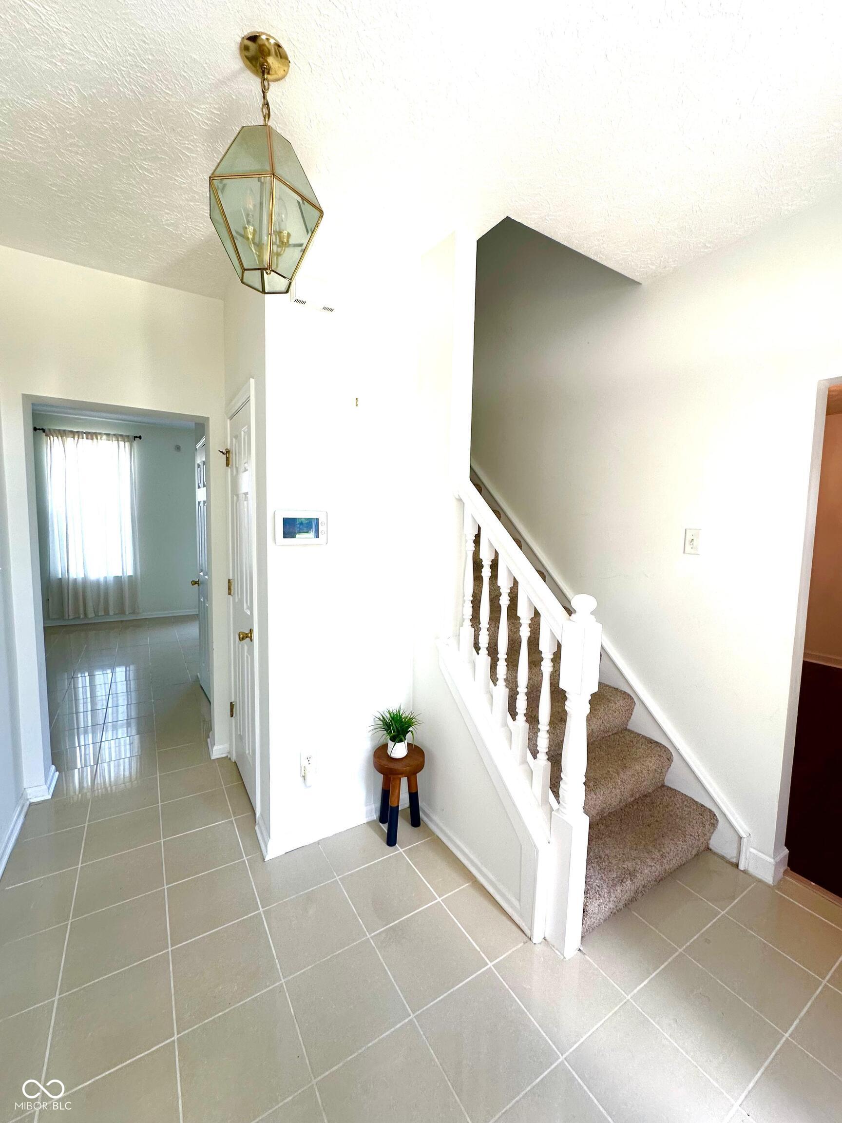 10142 Ironway Drive, Indianapolis, IN, 46239 photo 5 of 37