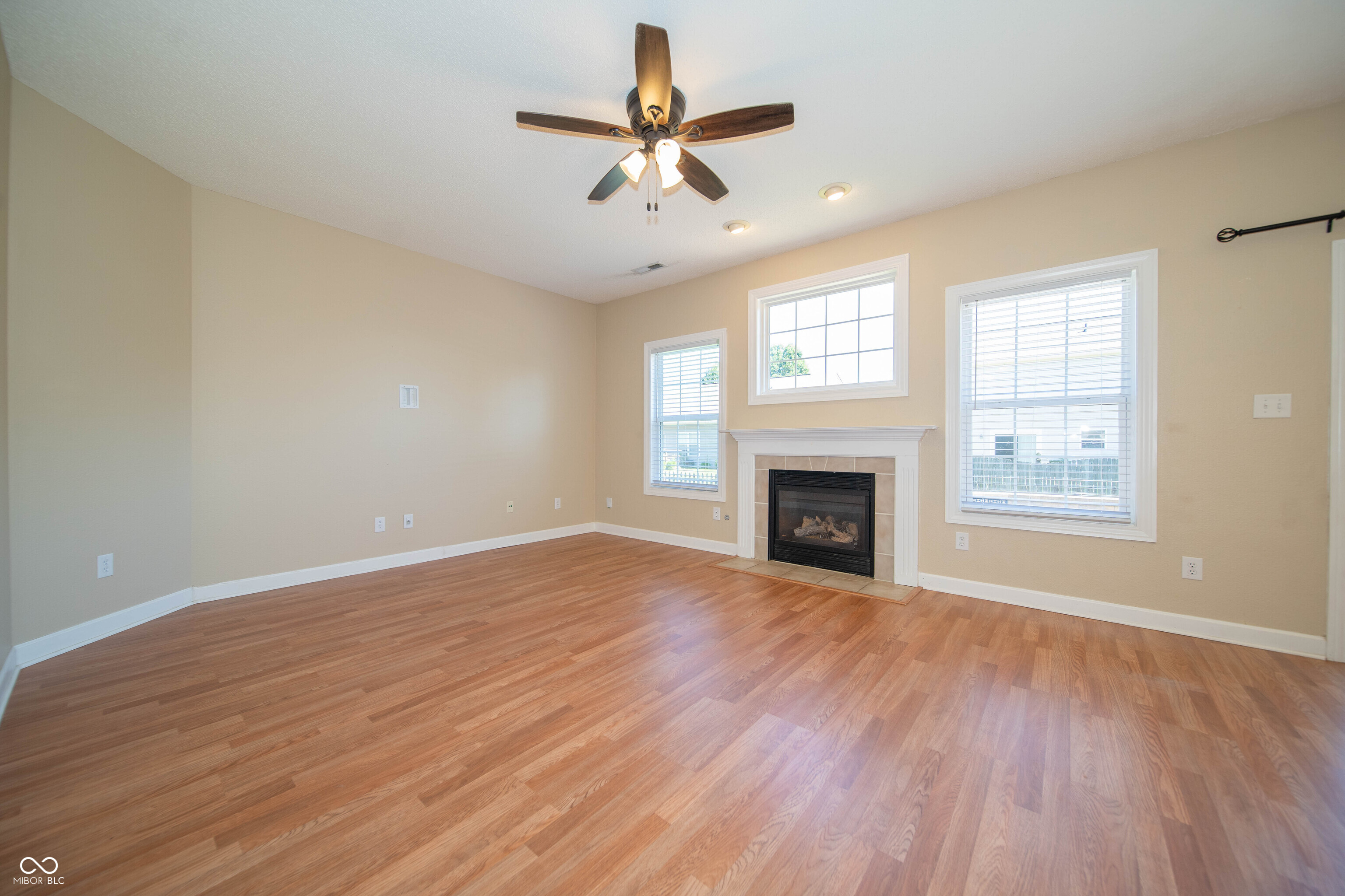 11044 Schoolhouse Road, Fishers, IN, 46037 photo 5 of 37