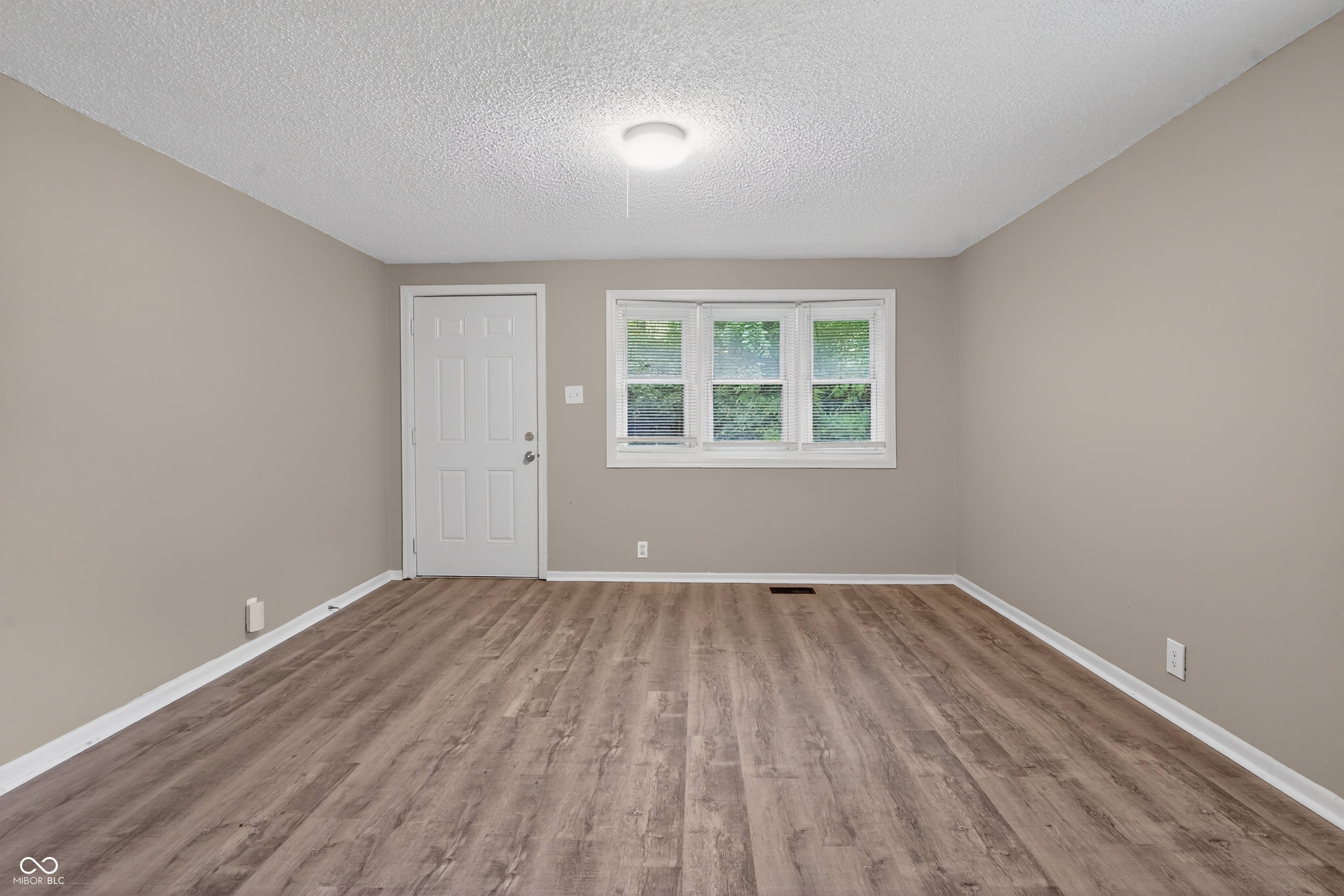 7402 E 46th Street, Indianapolis, IN, 46226 photo 5 of 16