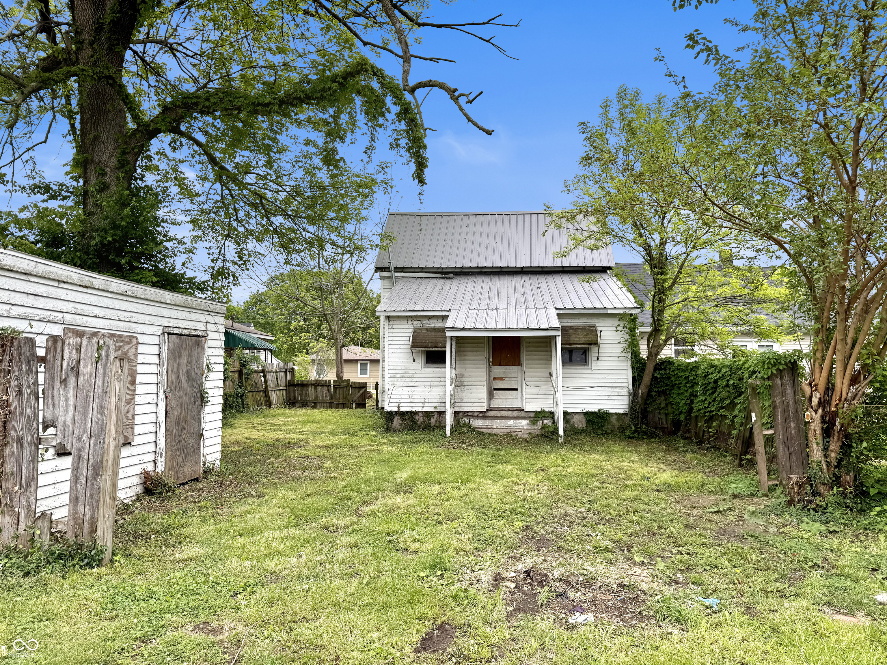 1327 S Harrison Street, Shelbyville, IN, 46176 photo 5 of 50