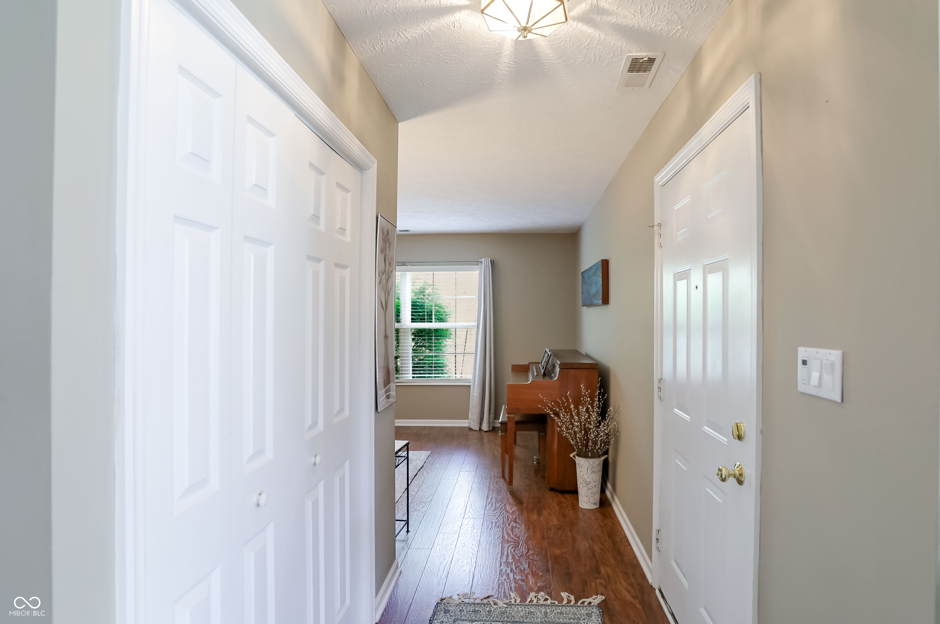 4726 Bridgefield Drive, Indianapolis, IN, 46254 photo 5 of 53