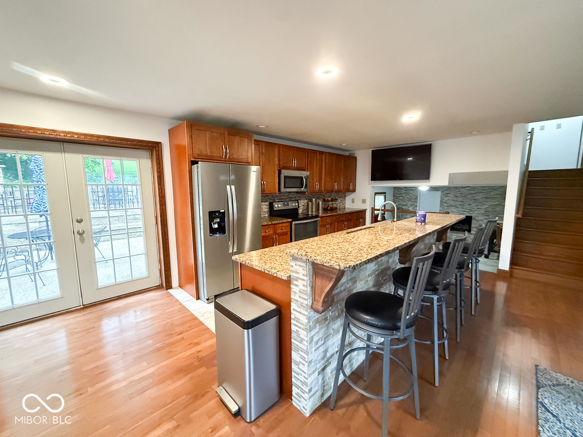1106 Fairfield Drive, Shelbyville, IN, 46176 photo 5 of 23