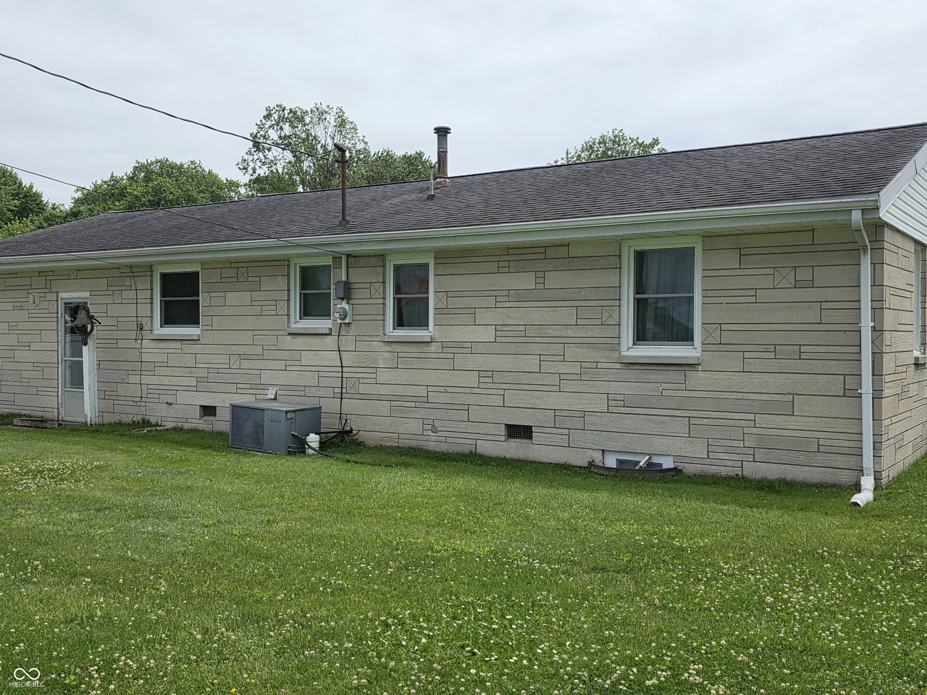 604 E Gatewood Drive, Westport, IN, 47283 photo 5 of 13