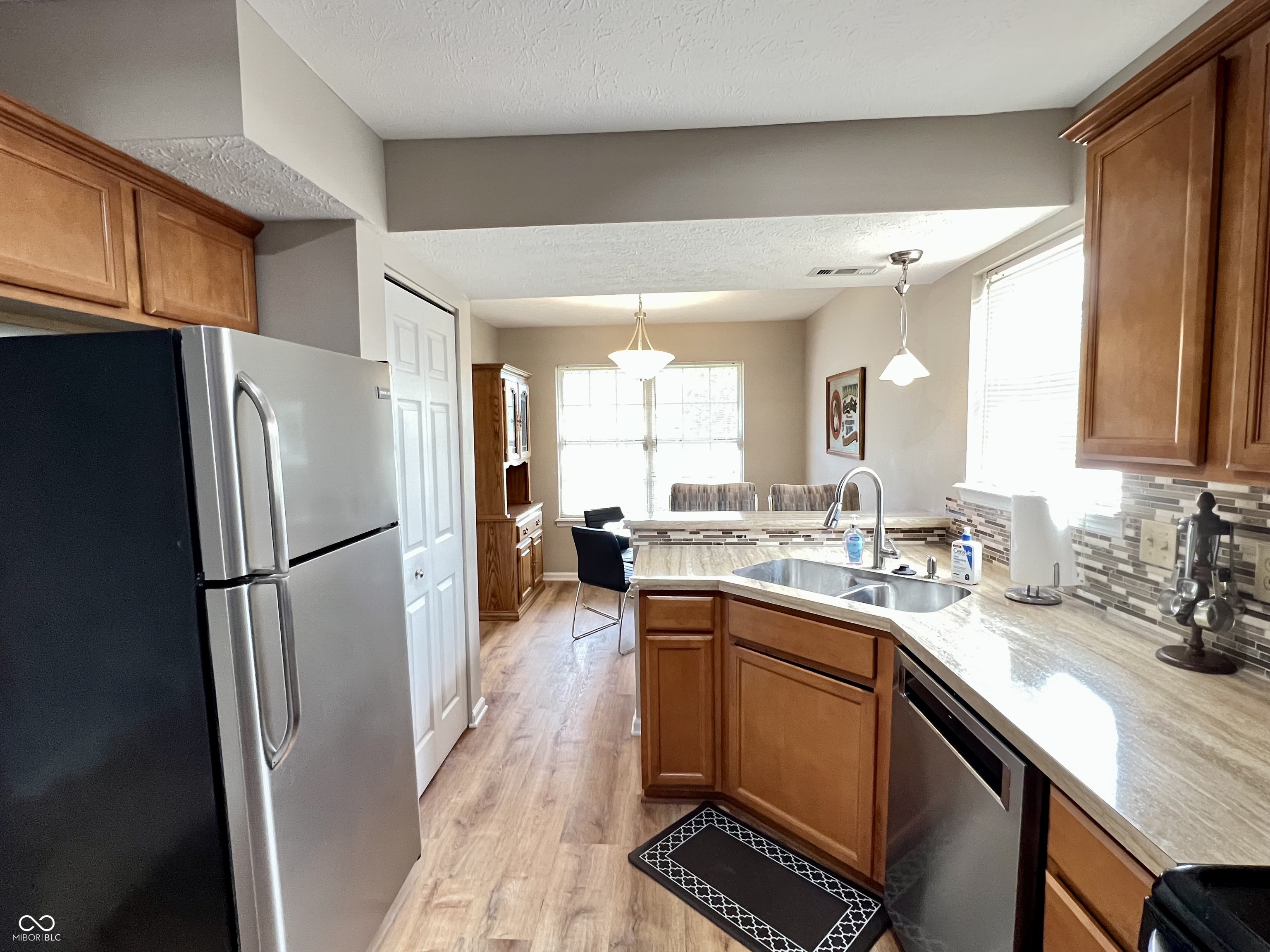 1204 Worcester Way, Greenfield, IN, 46140 photo 5 of 28