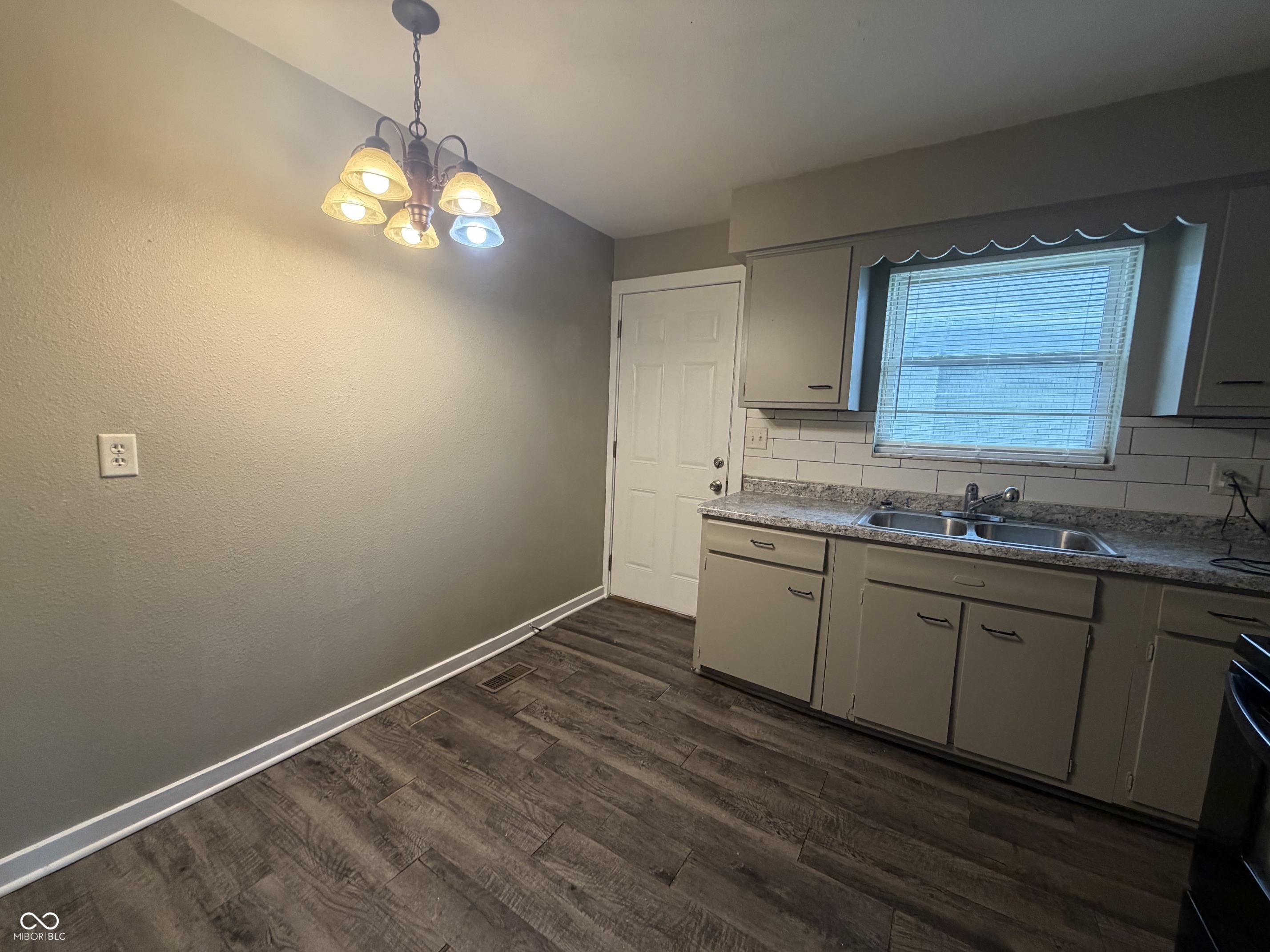 2417 N Bolton Avenue, Indianapolis, IN, 46218 photo 5 of 9