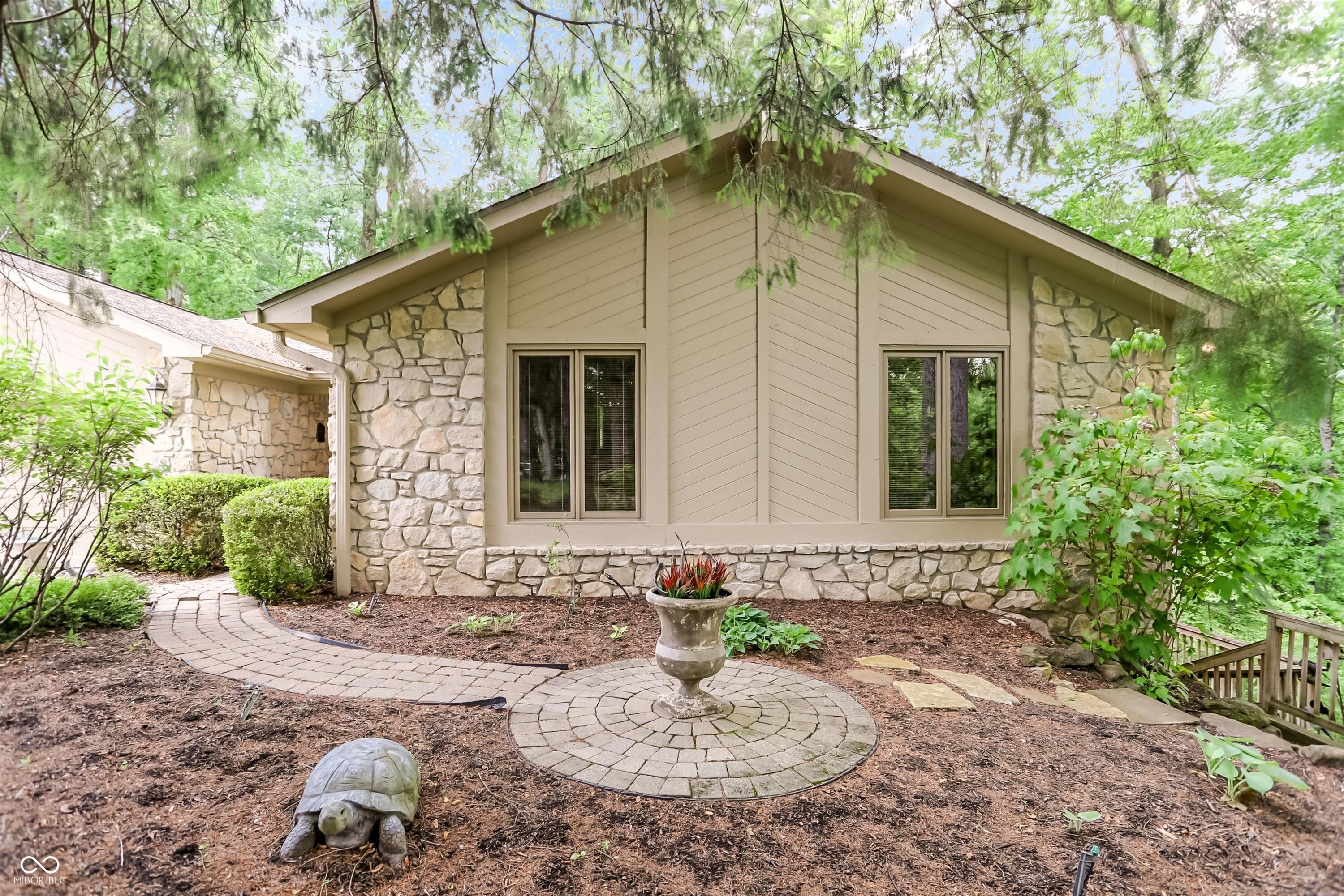 7592 S Poplar Point Drive, Trafalgar, IN, 46181 photo 5 of 91