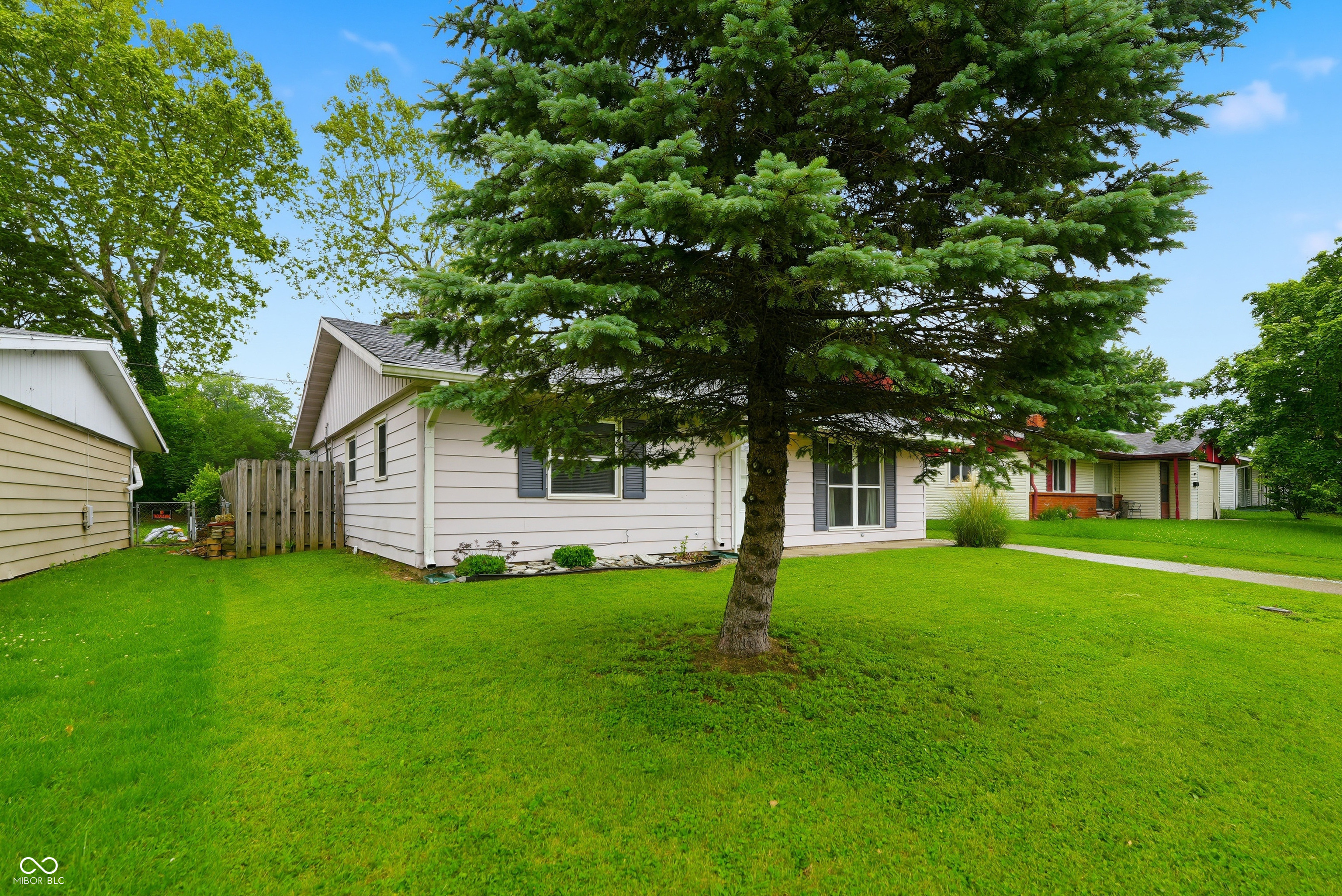 2851 S Oakland Avenue, Indianapolis, IN, 46203 photo 5 of 34