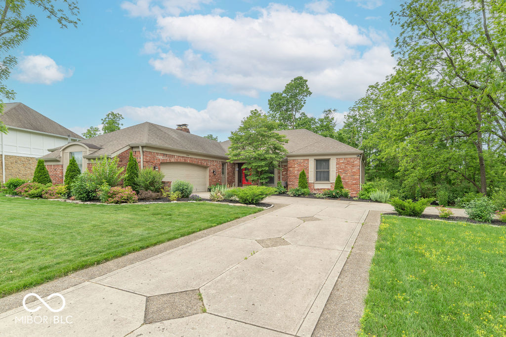 2280 Woodsway Drive, Greenwood, IN, 46143 photo 5 of 60