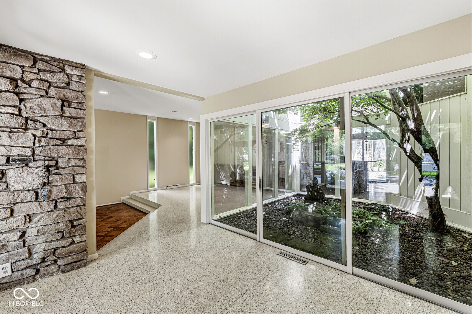 232 Williams Drive, Indianapolis, IN, 46260 photo 5 of 35