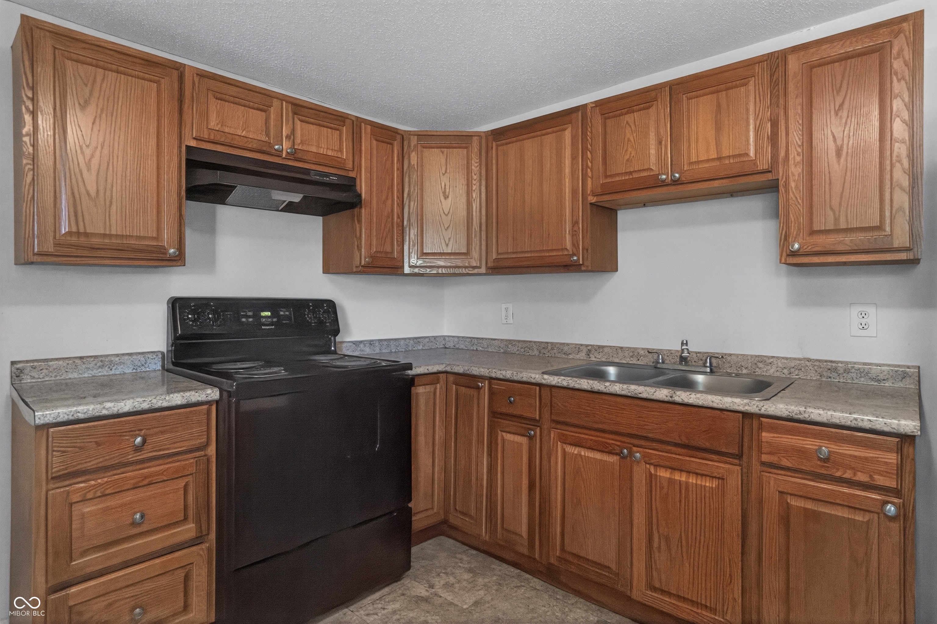 5884 E 42nd Street, Indianapolis, IN, 46226 photo 5 of 18