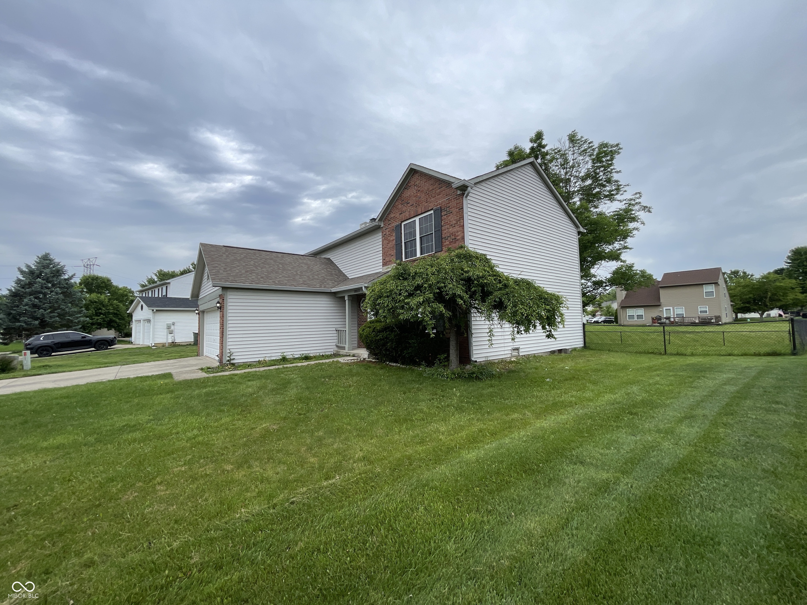 10522 Creekside Woods Drive, Indianapolis, IN, 46239 photo 5 of 35