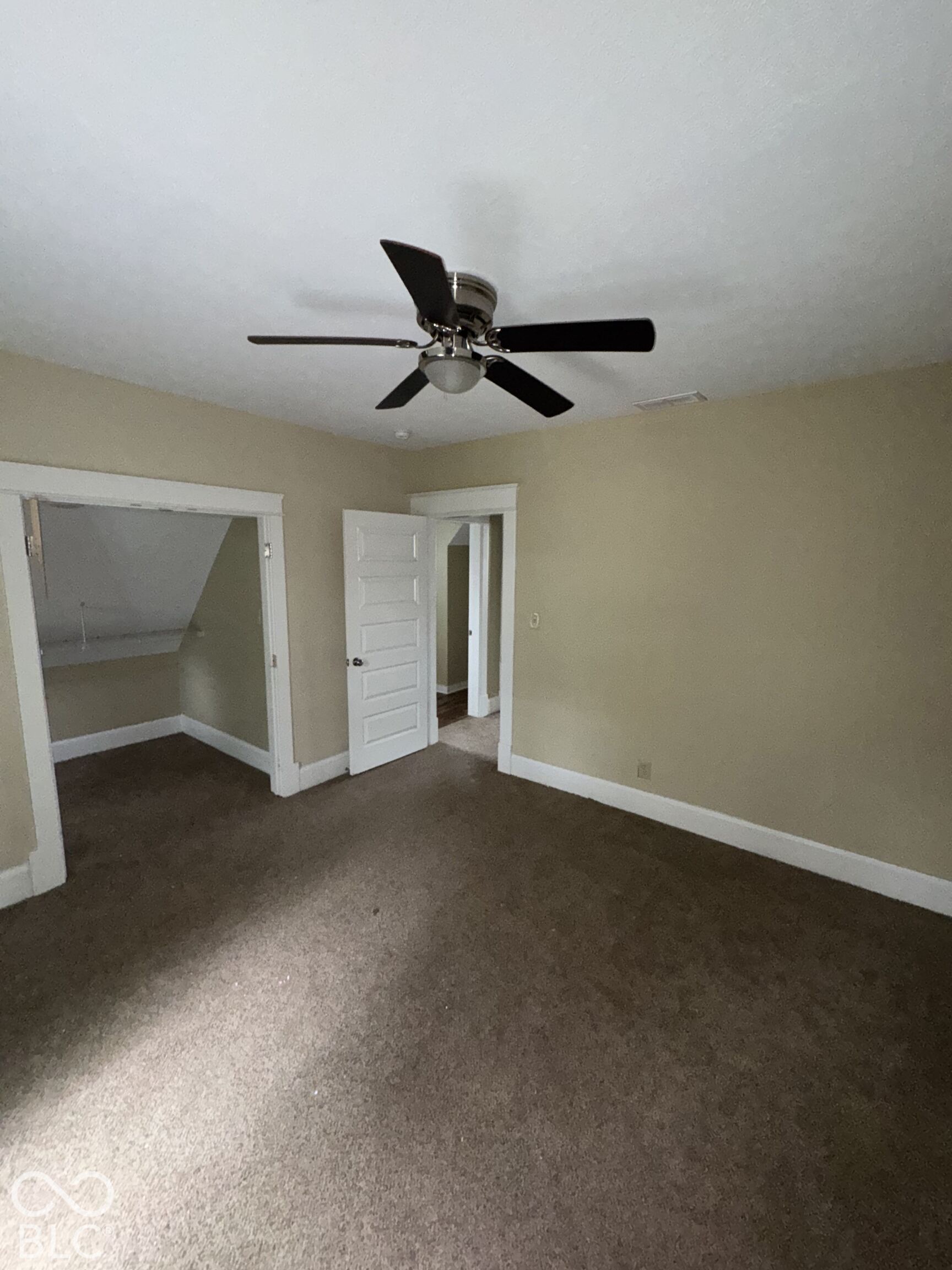 3649 Graceland Avenue, Indianapolis, IN, 46208 photo 5 of 72