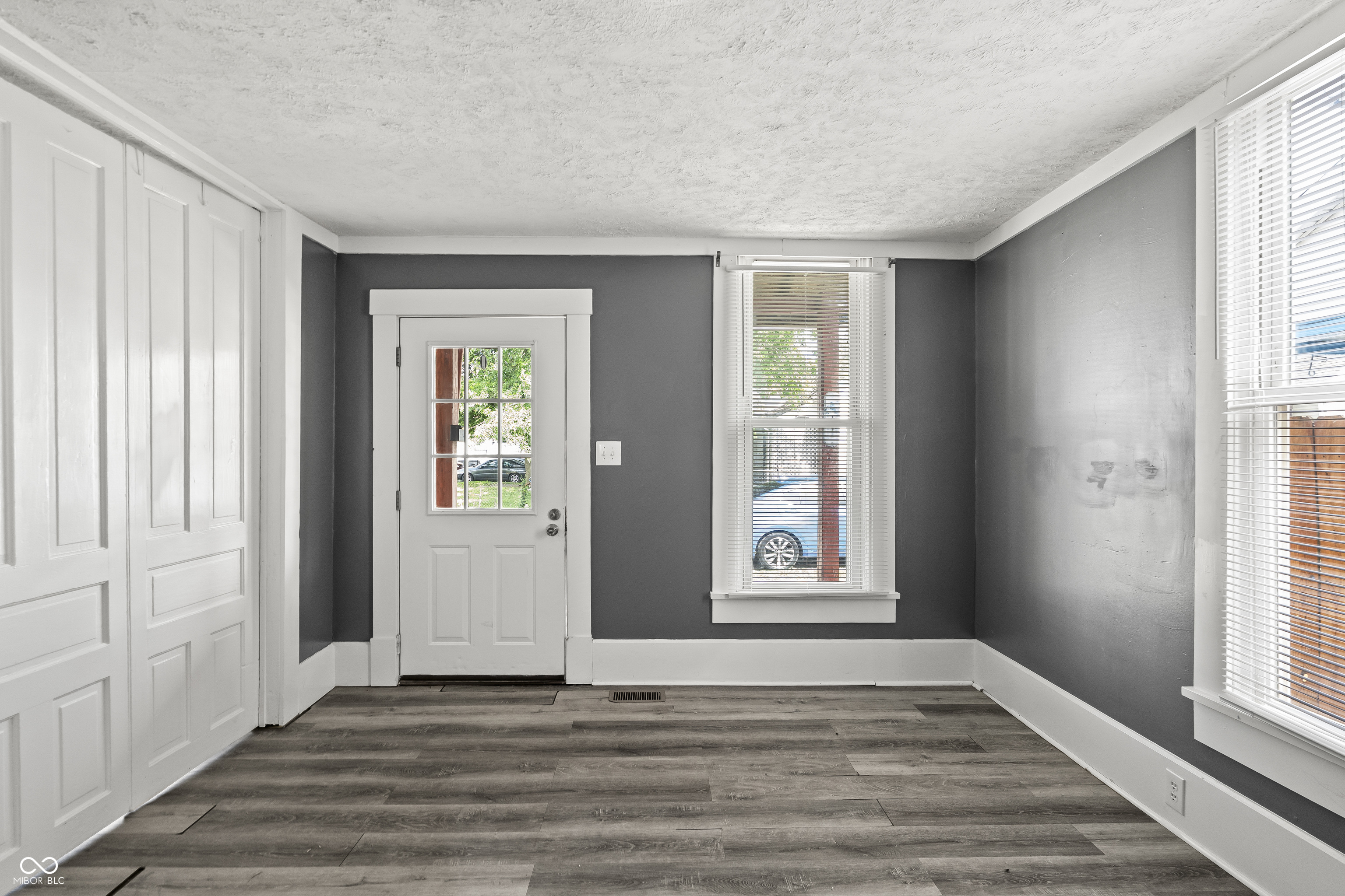1906 Charles Street, Indianapolis, IN, 46225 photo 5 of 26