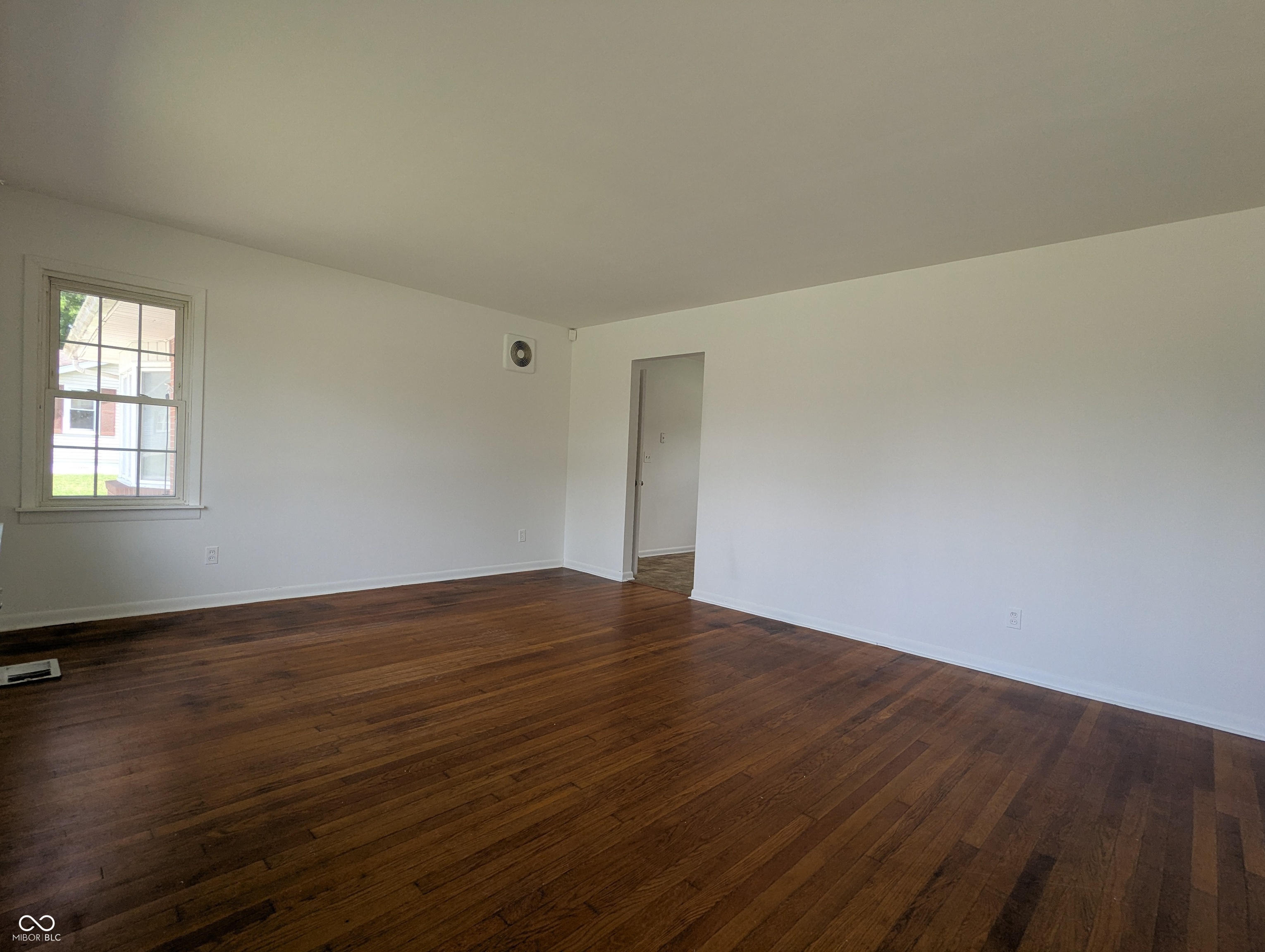 107 W Freeman Avenue, Seymour, IN, 47274 photo 5 of 29
