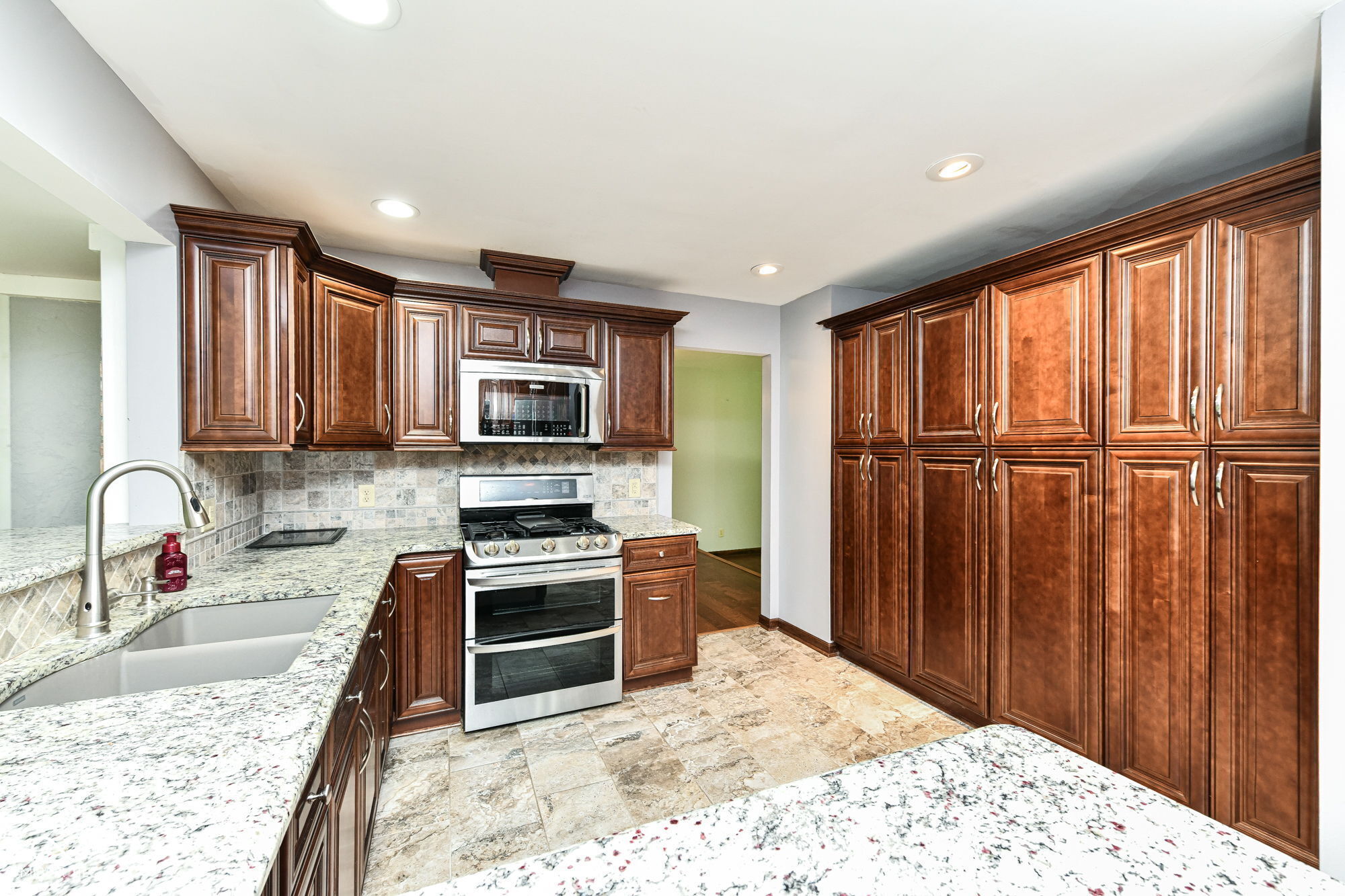 7011 Wildridge Drive, Indianapolis, IN, 46256 photo 5 of 38