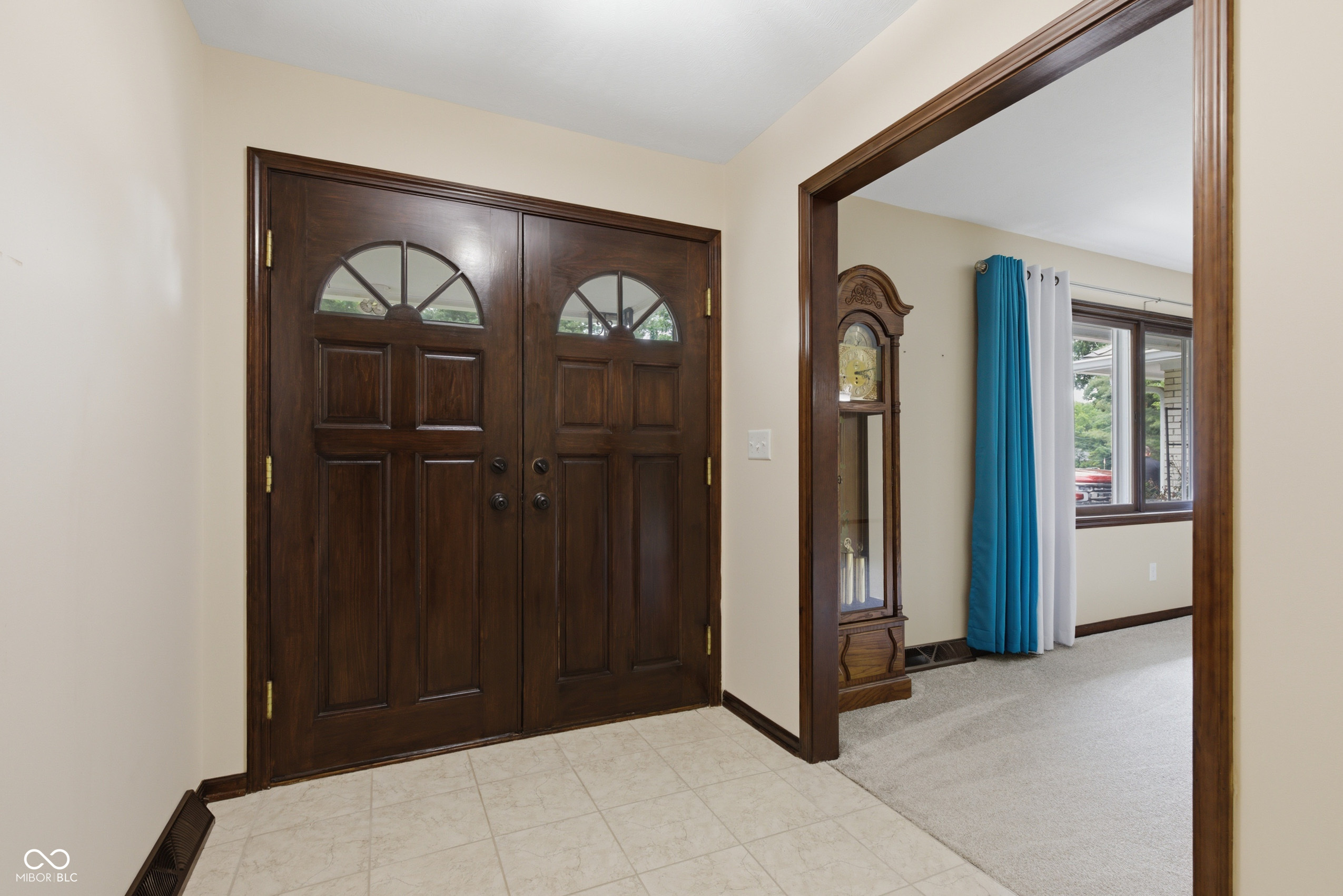 8114 Black Oak Drive, Plainfield, IN, 46168 photo 5 of 41