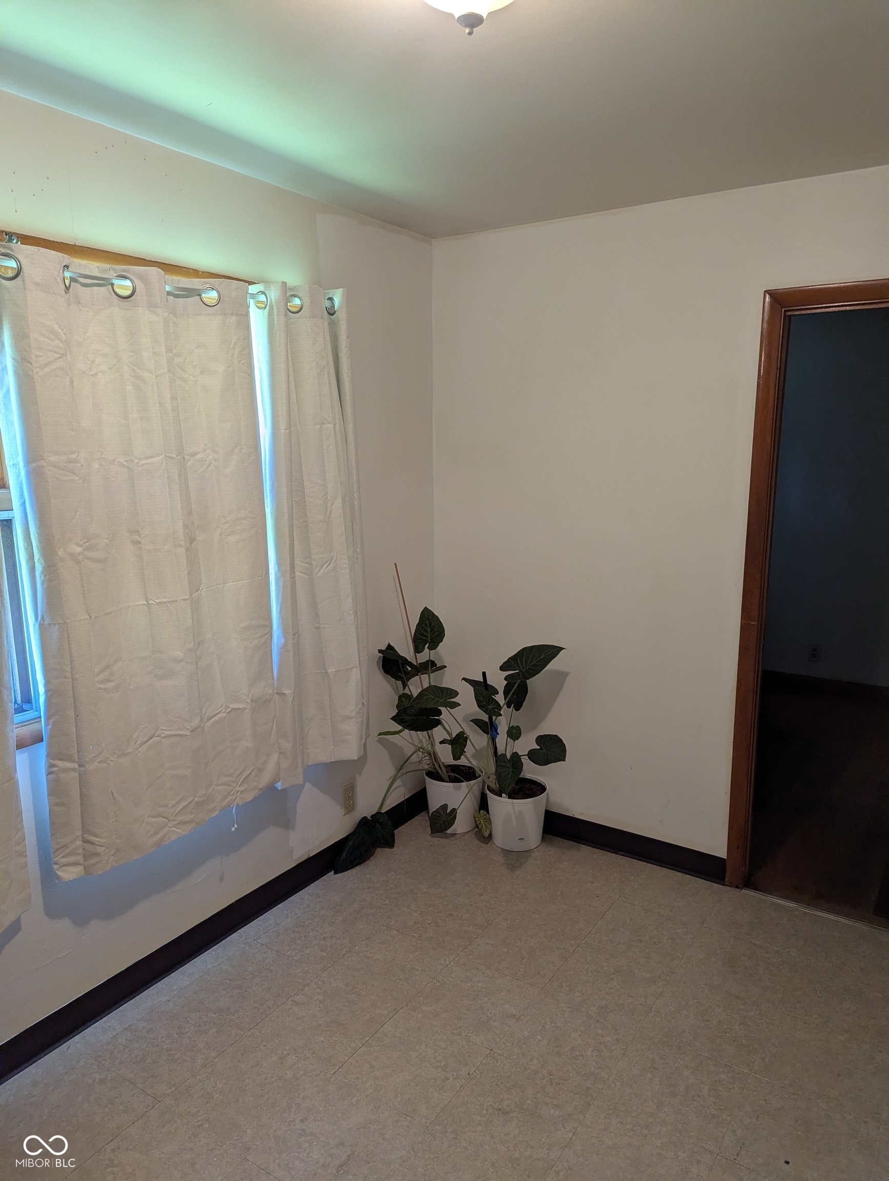 5910 Crooked Creek Drive, Indianapolis, IN, 46228 photo 5 of 11