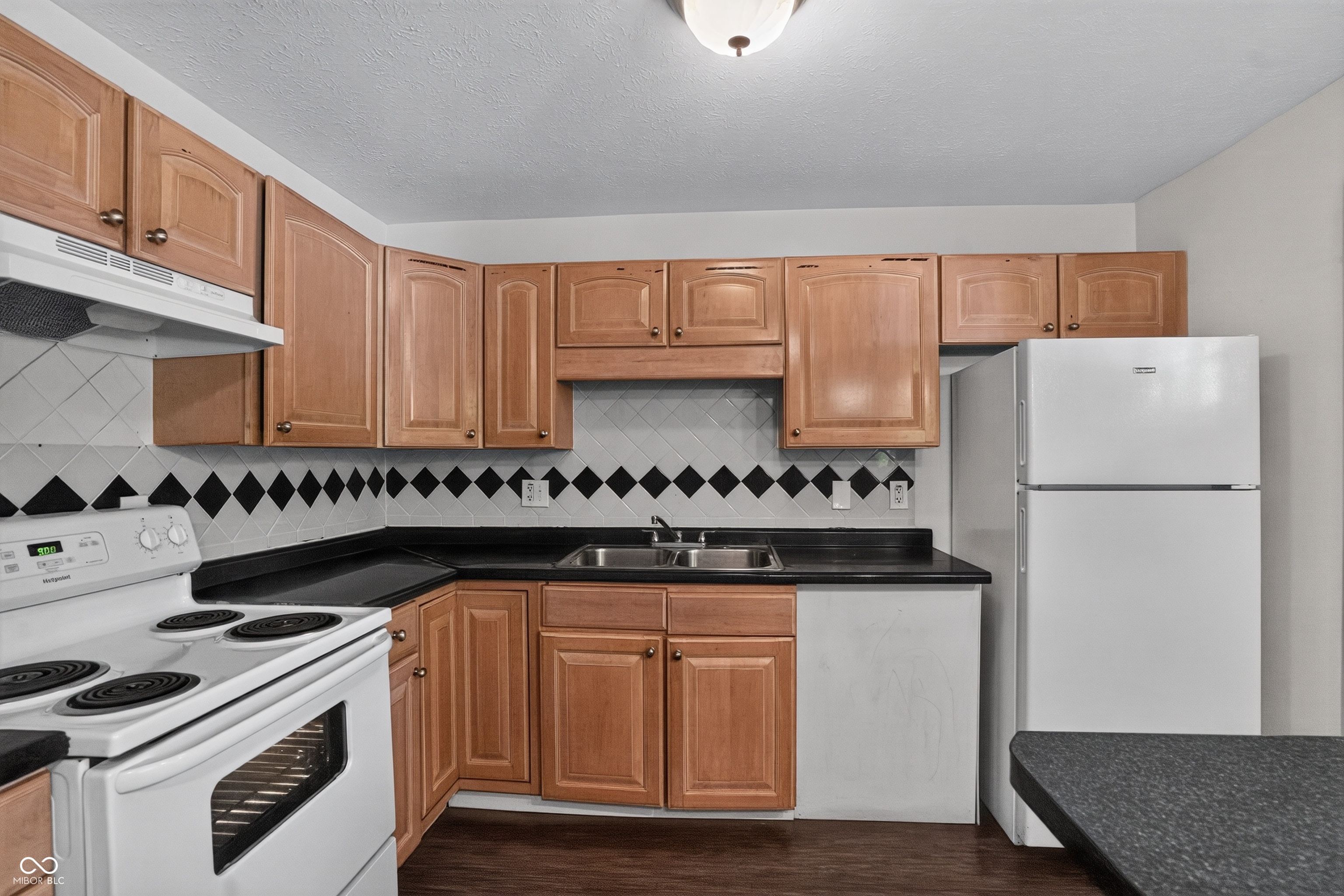 8737 Montery Court, Indianapolis, IN, 46226 photo 5 of 22