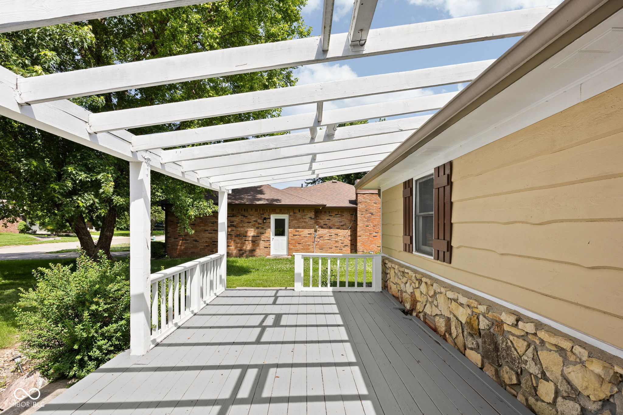 721 Pioneer Drive, Indianapolis, IN, 46217 photo 5 of 38