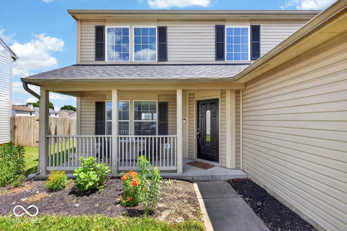 3837 Bressingham Drive, Indianapolis, IN, 46235 photo 5 of 38