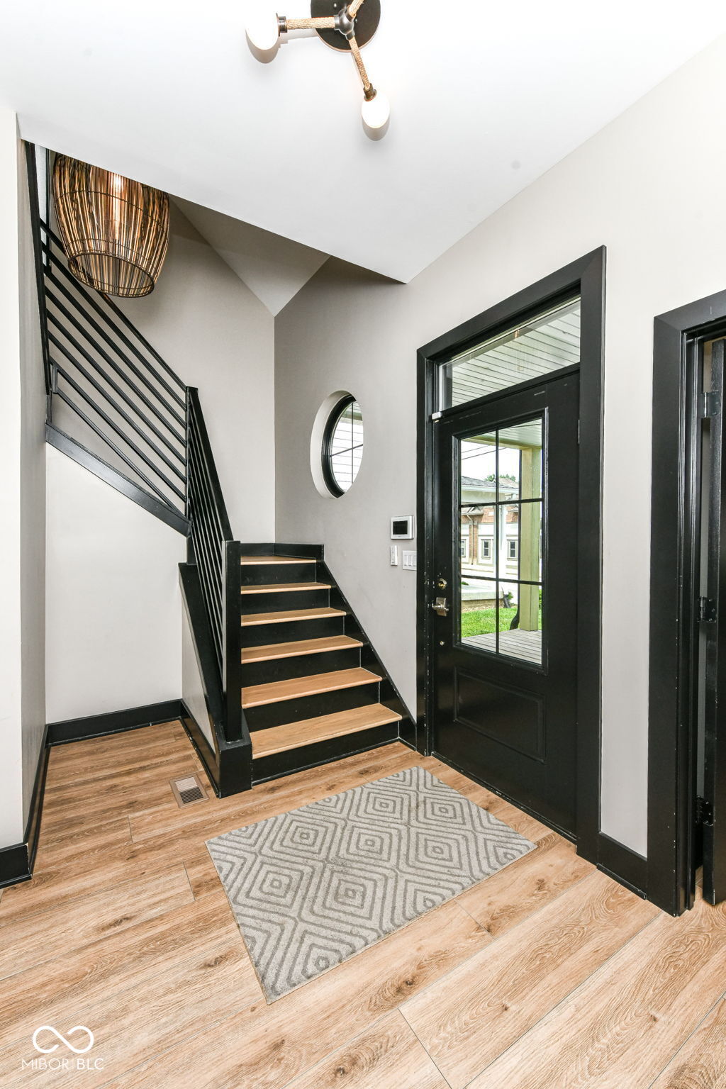 1614 S East Street, Indianapolis, IN, 46225 photo 5 of 37
