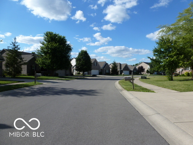 9849 N Anchor Bend, McCordsville, IN, 46055 photo 5 of 33