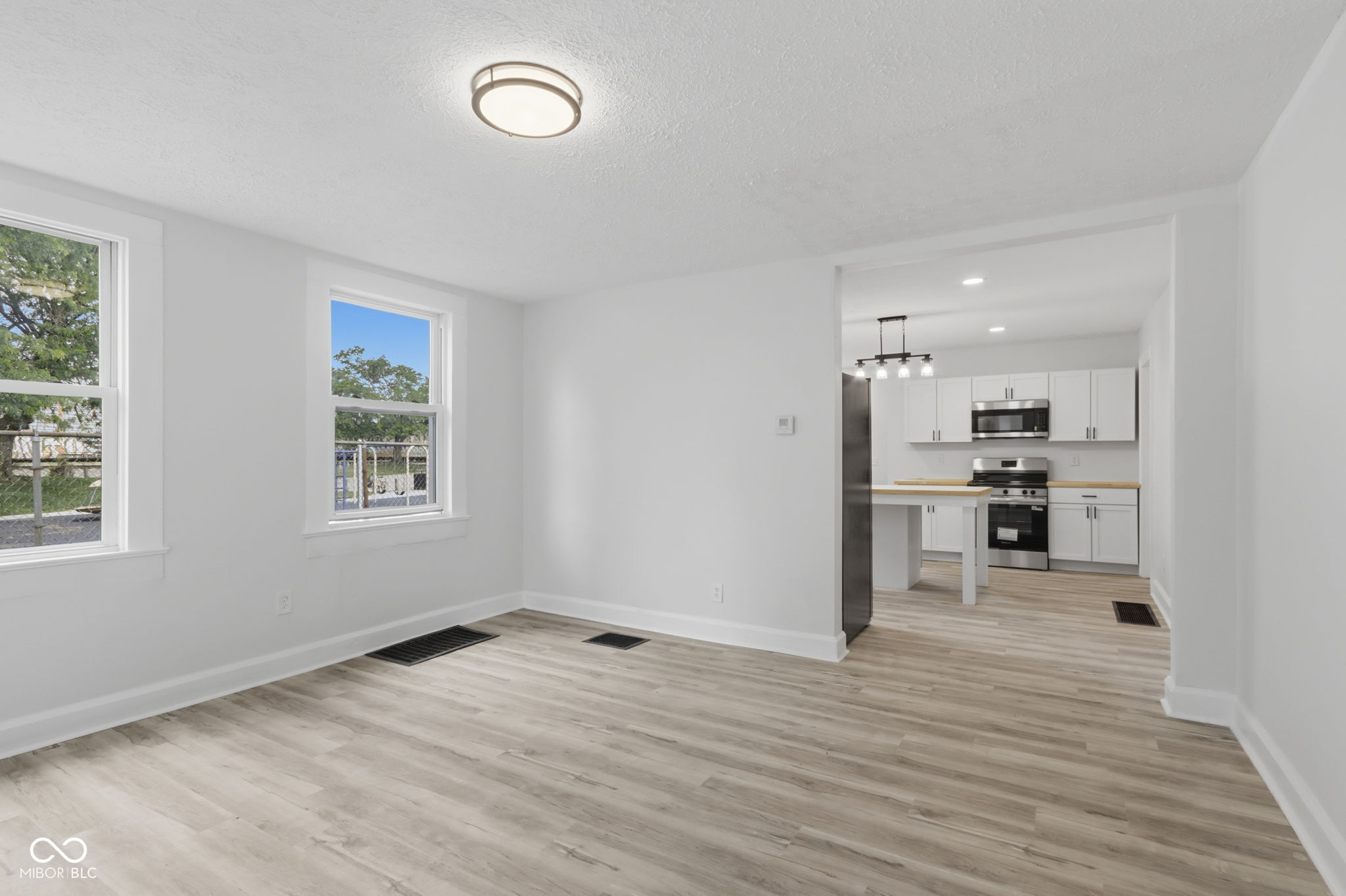 260 E Beecher Street, Indianapolis, IN, 46225 photo 5 of 27