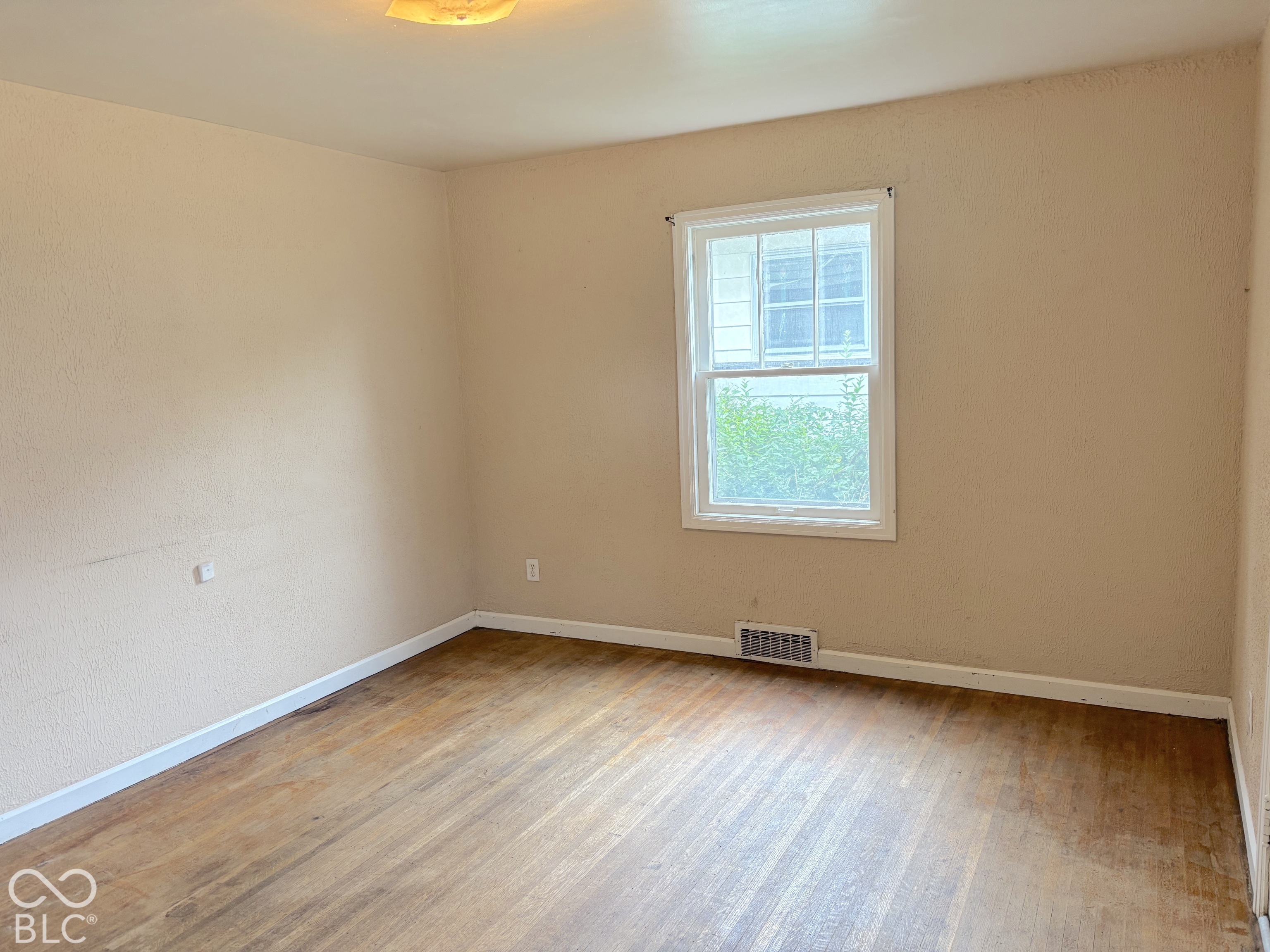 1029 E Tabor Street, Indianapolis, IN, 46203 photo 5 of 39