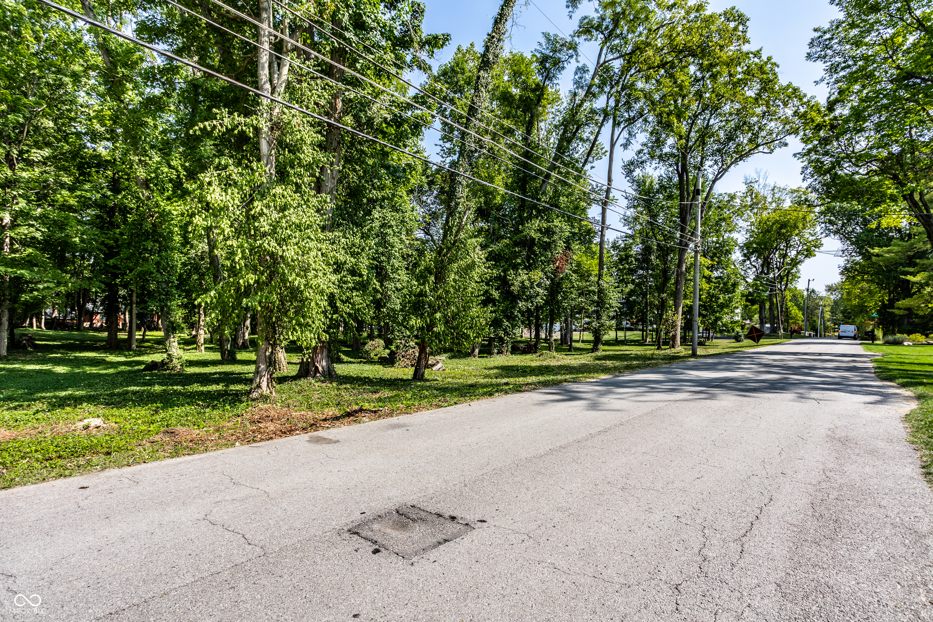 558 E 82nd Street, Indianapolis, IN, 46240 photo 5 of 13